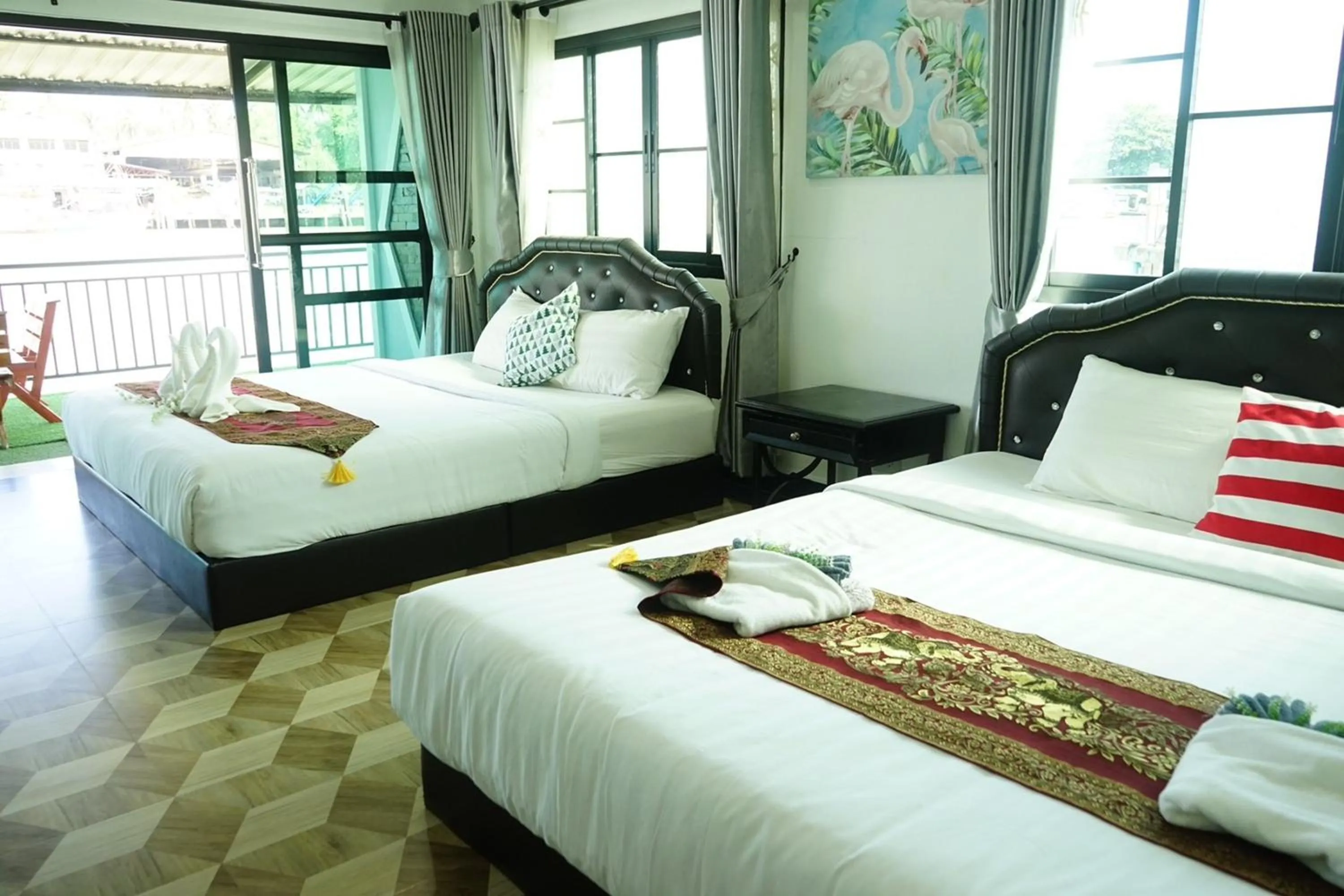 Bed in Chaiyai River Front Hotel