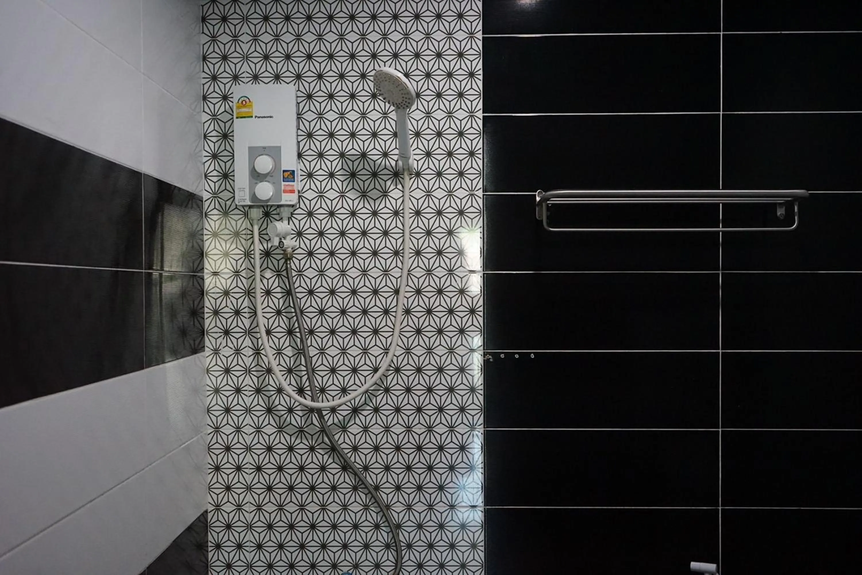 Shower in Chaiyai River Front Hotel