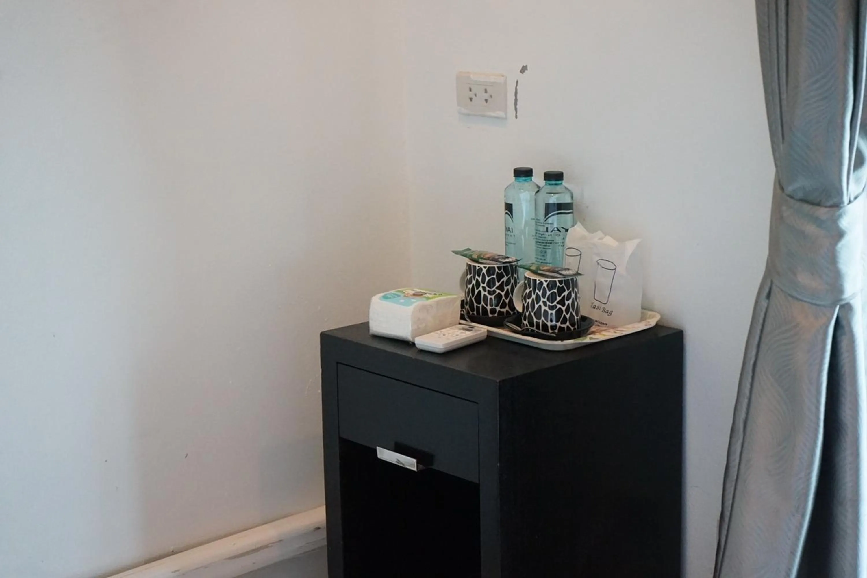 Coffee/tea facilities in Chaiyai River Front Hotel