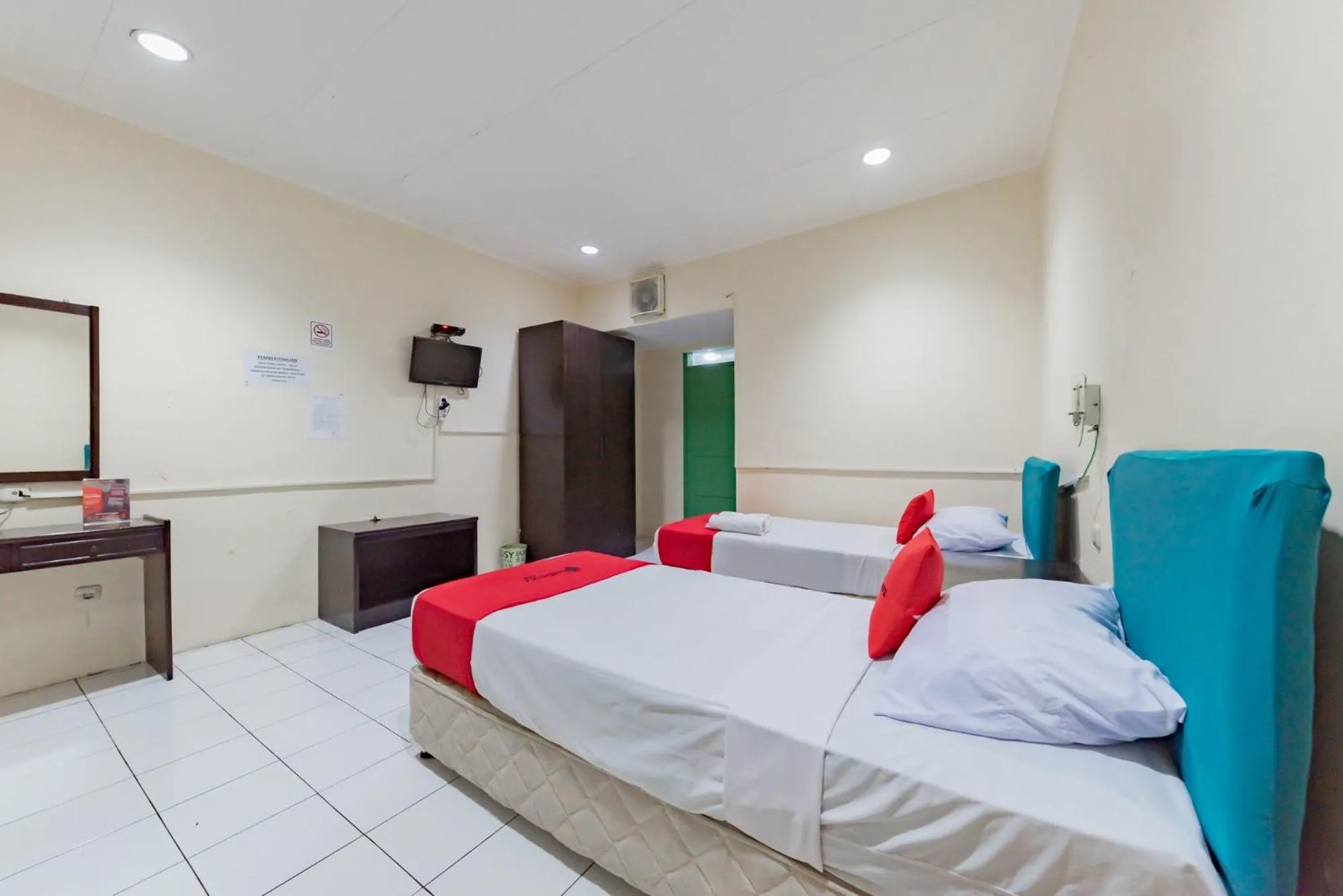 Bed in RedDoorz @ Jalan R.E. Martadinata Sukabumi