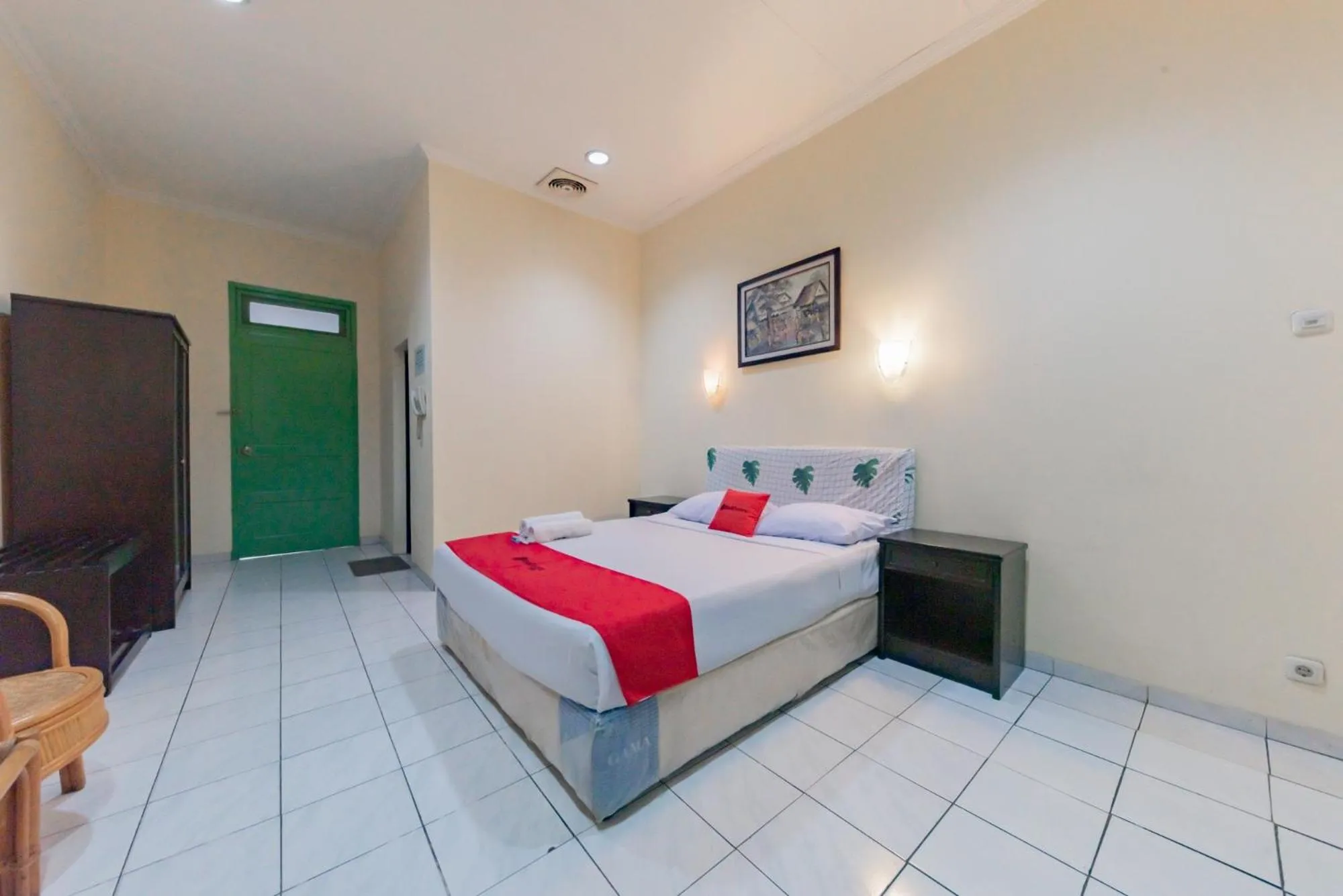 Bed in RedDoorz @ Jalan R.E. Martadinata Sukabumi