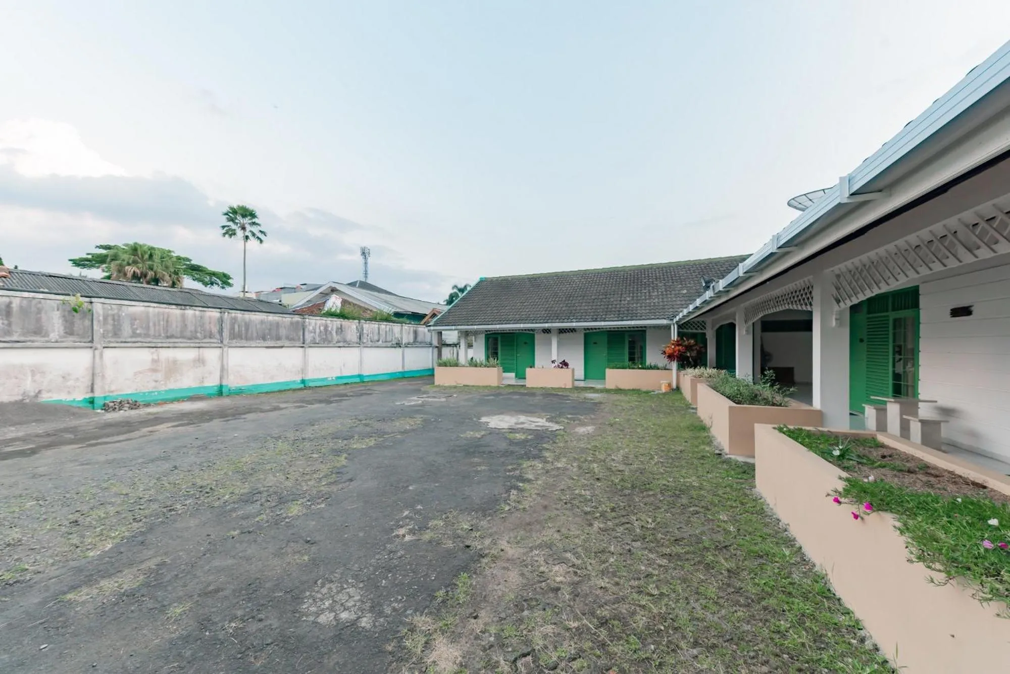 Property building in RedDoorz @ Jalan R.E. Martadinata Sukabumi