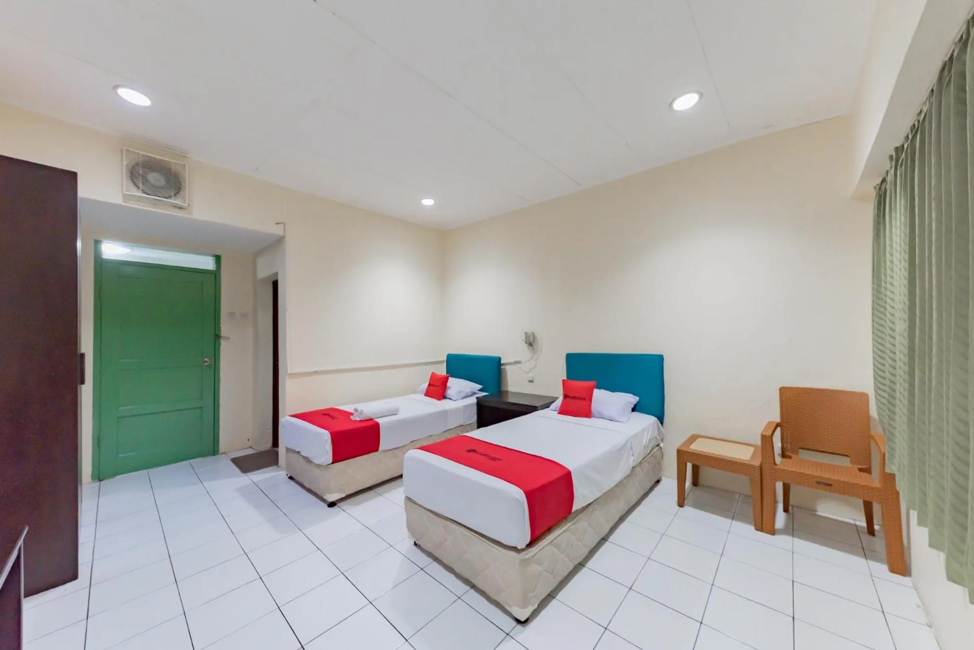 Bed in RedDoorz @ Jalan R.E. Martadinata Sukabumi