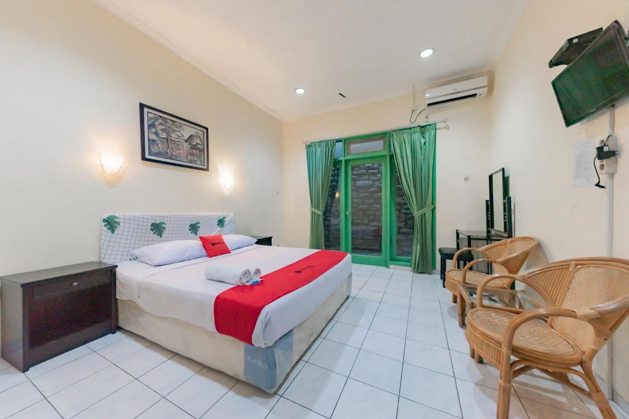 Bed in RedDoorz @ Jalan R.E. Martadinata Sukabumi
