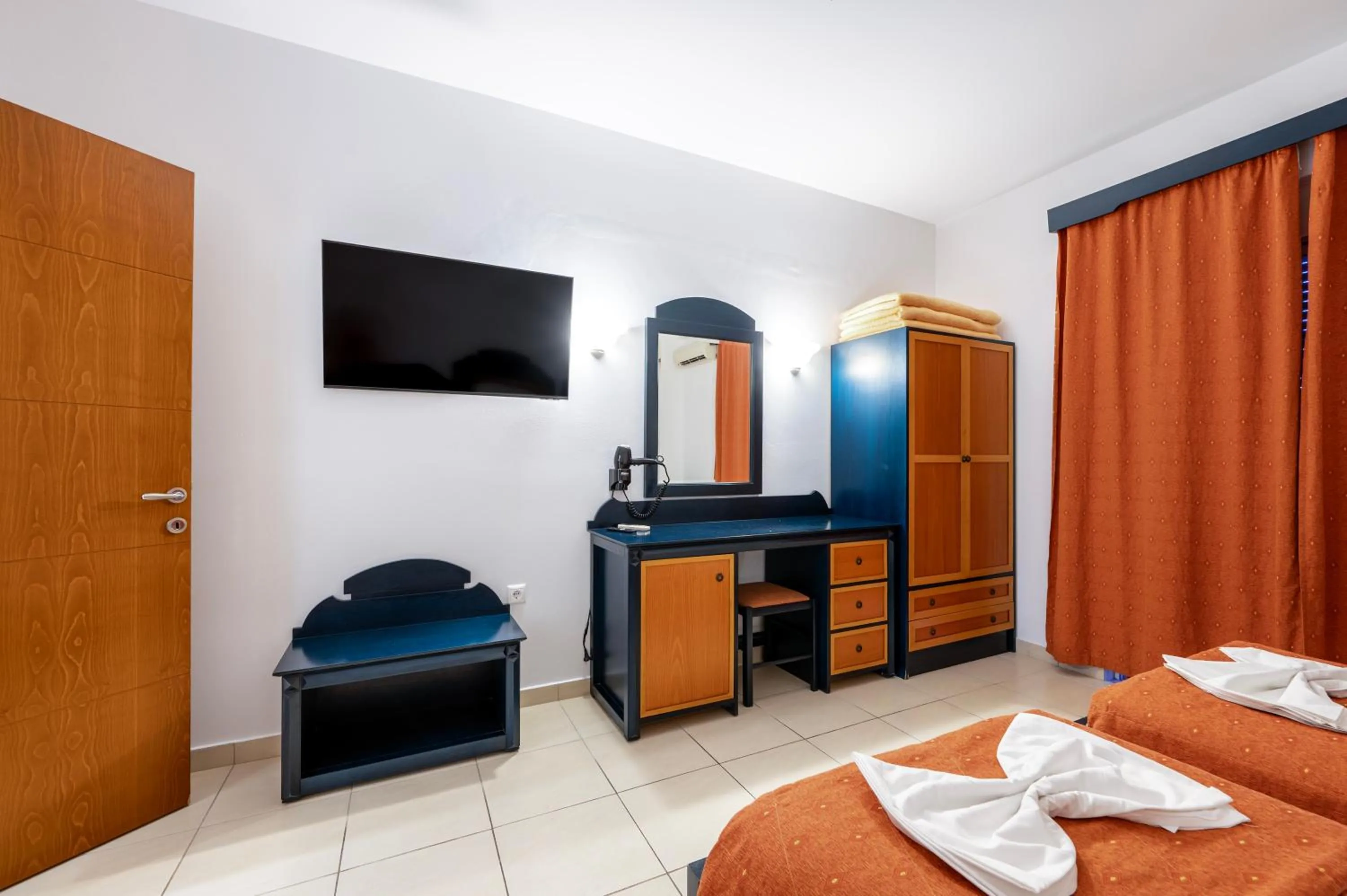 TV and multimedia, Bed in Cirillo Family Hotel-Christinas Studios