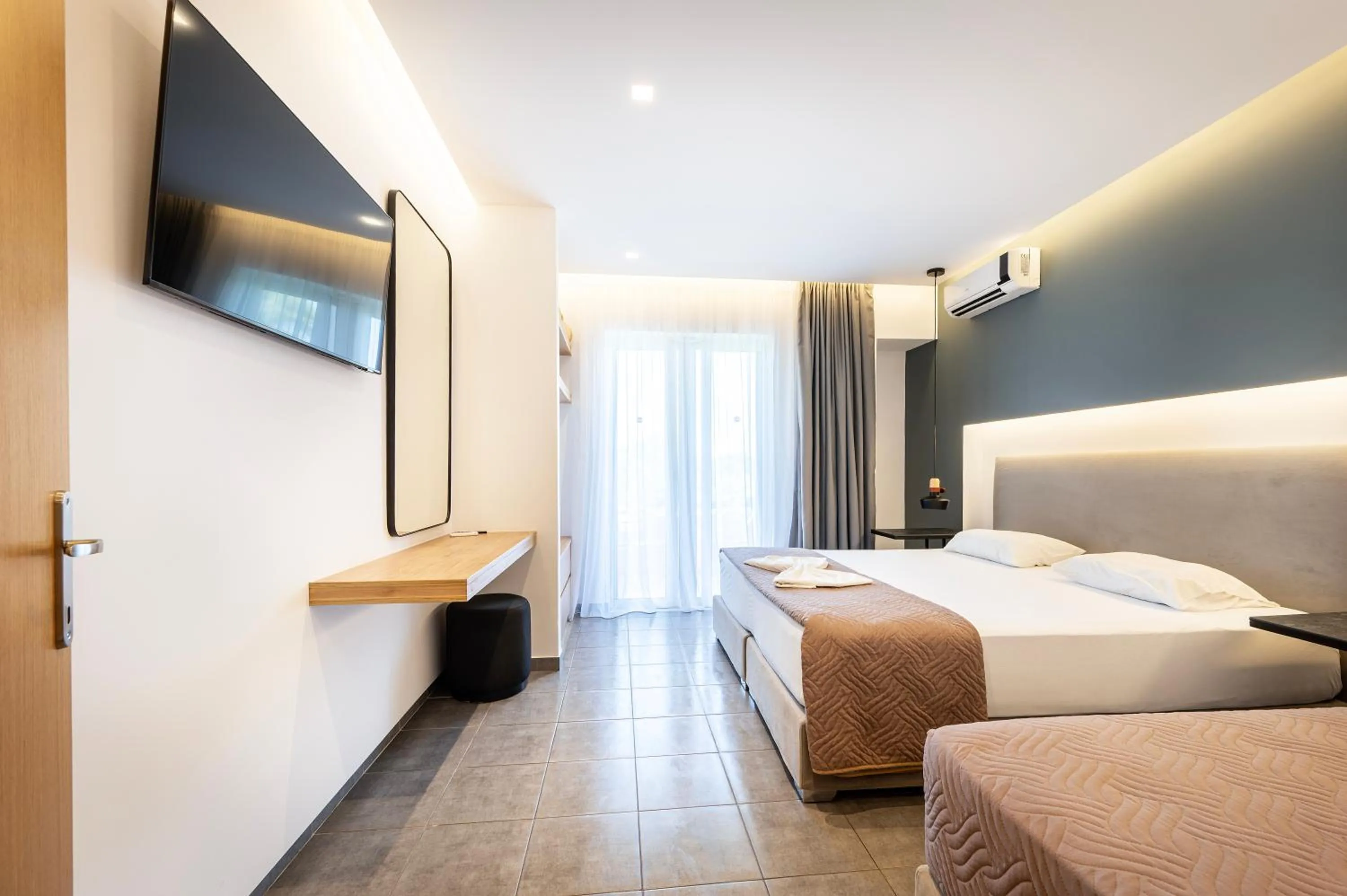 TV and multimedia, Bed in Cirillo Family Hotel-Christinas Studios