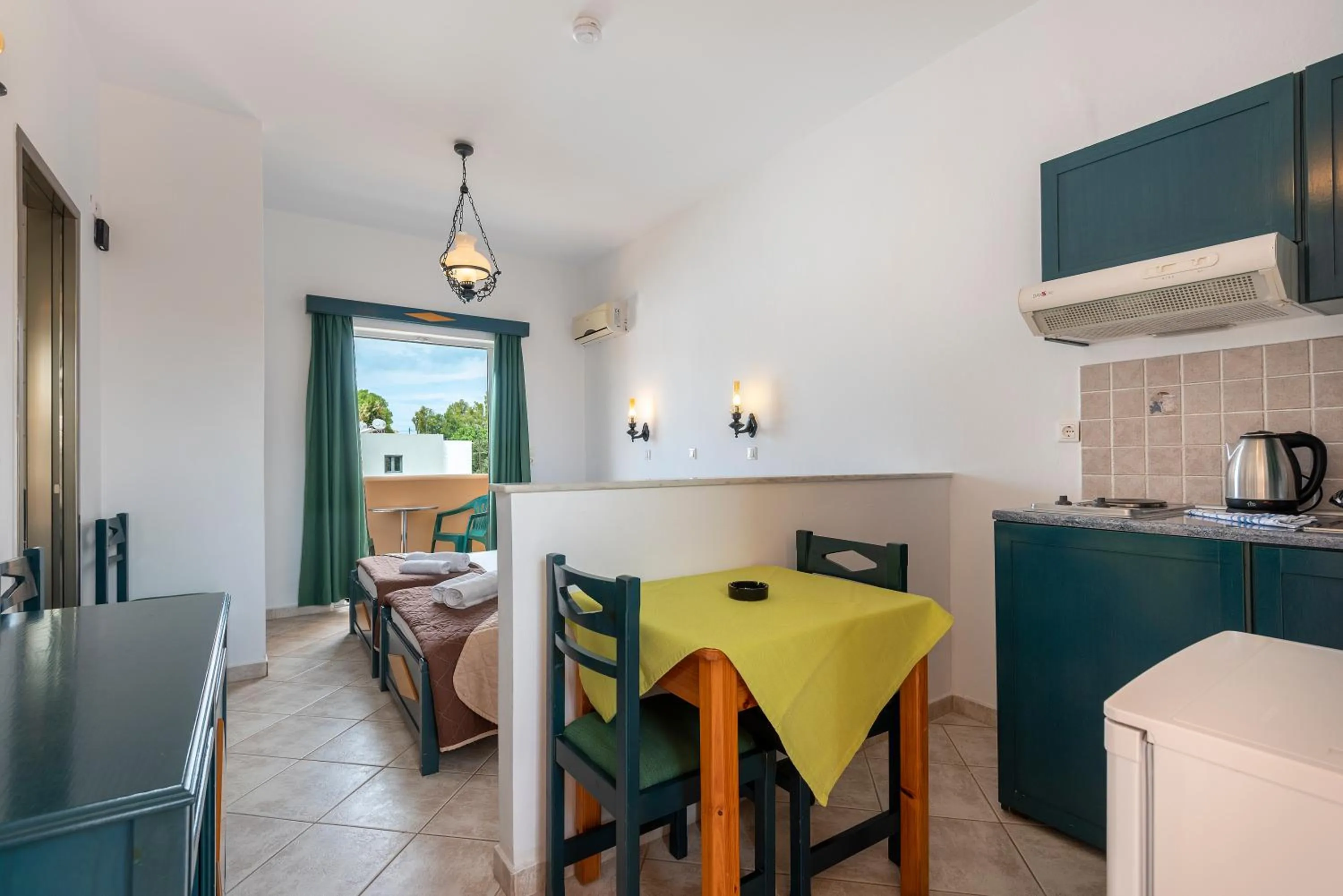 Photo of the whole room in Cirillo Family Hotel-Christinas Studios