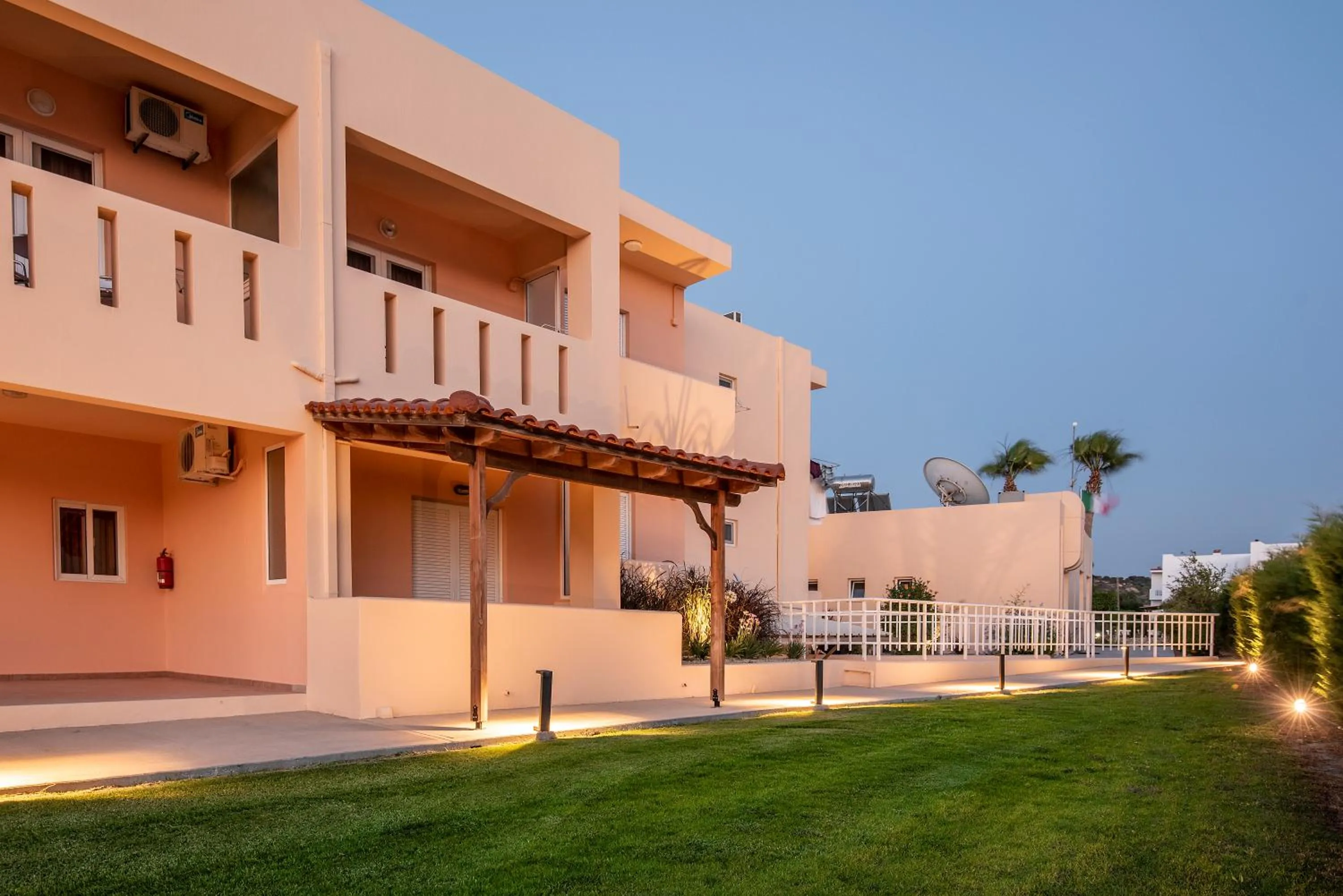 Property building in Cirillo Family Hotel-Christinas Studios