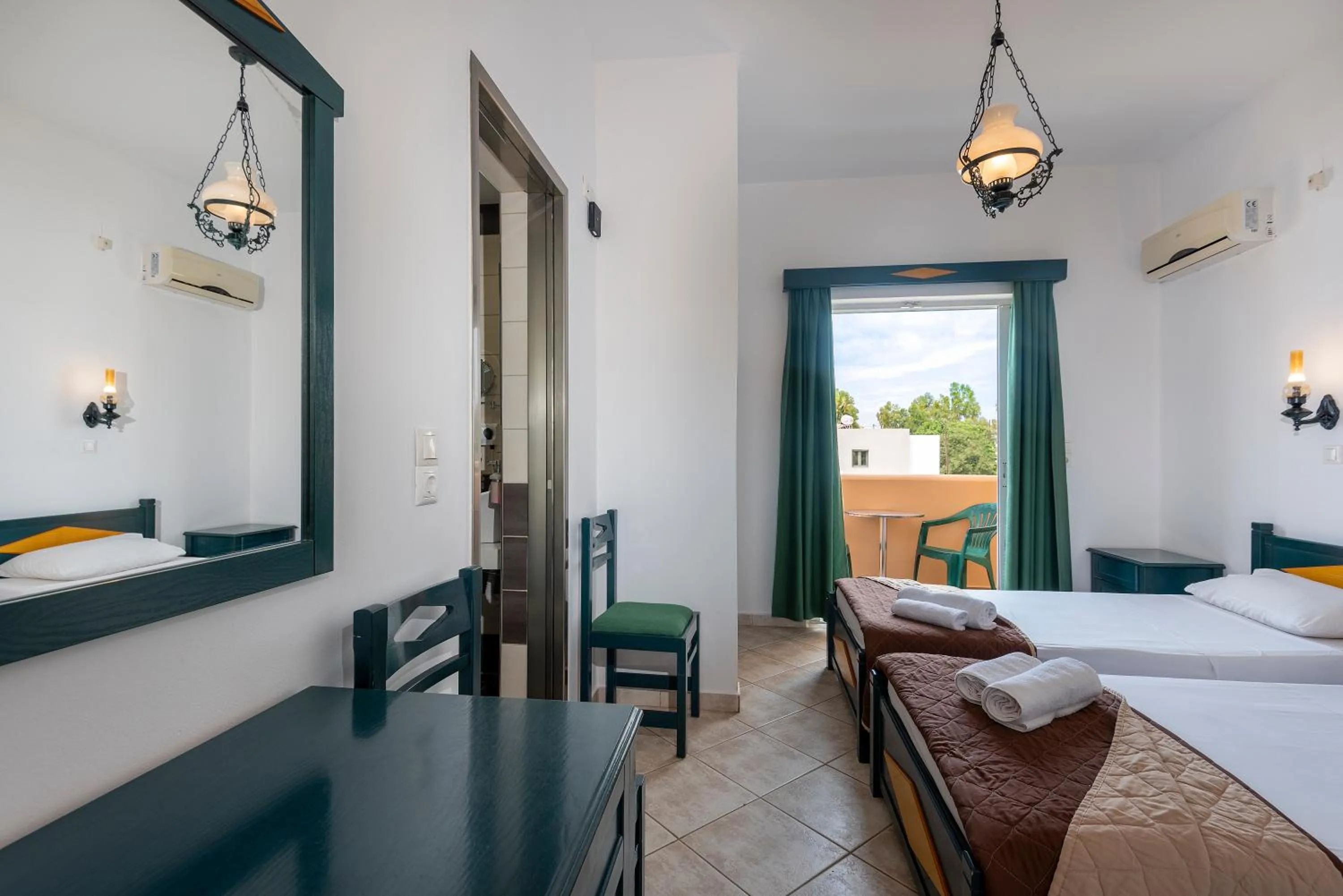 Photo of the whole room, Bed in Cirillo Family Hotel-Christinas Studios