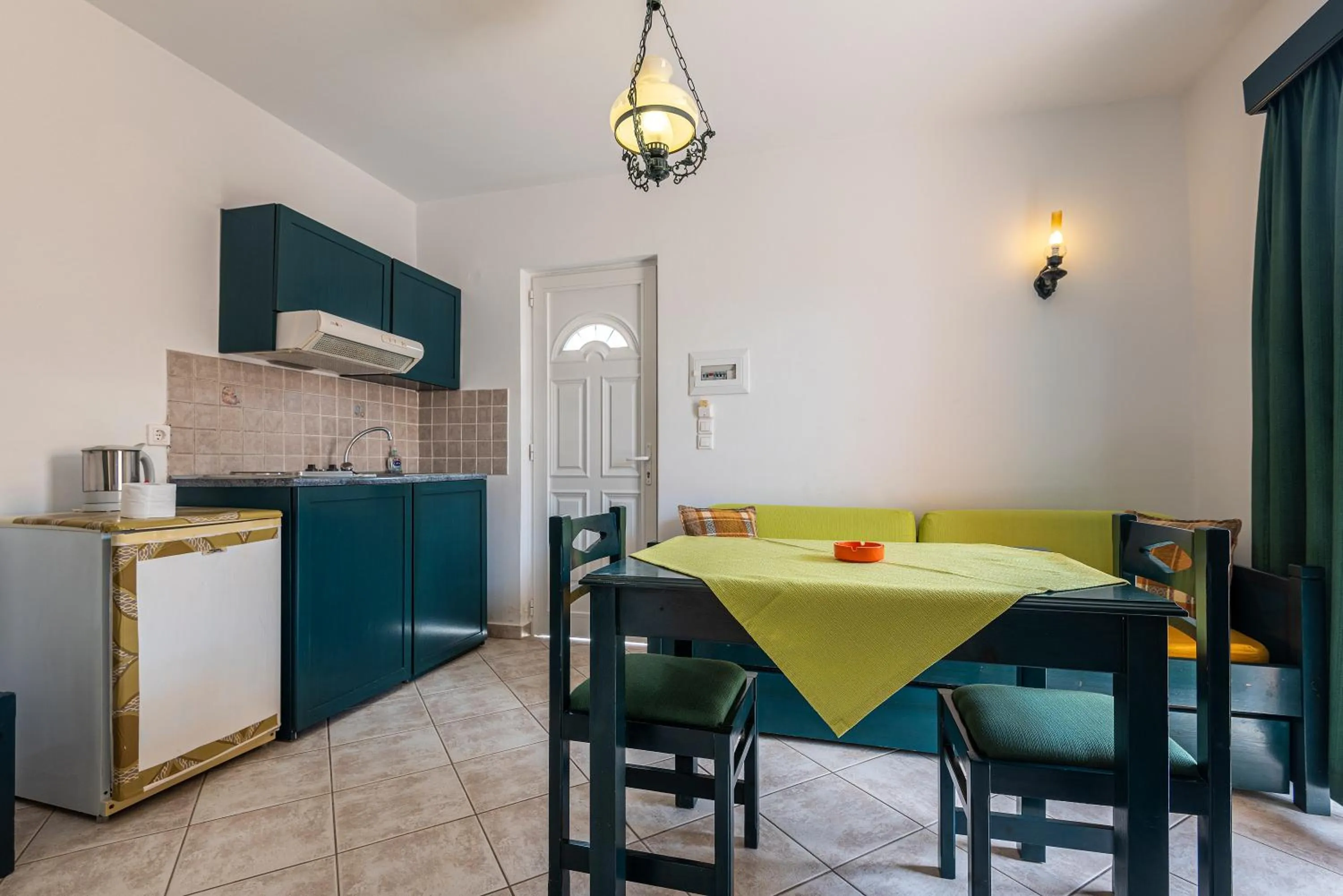 Kitchen or kitchenette in Cirillo Family Hotel-Christinas Studios