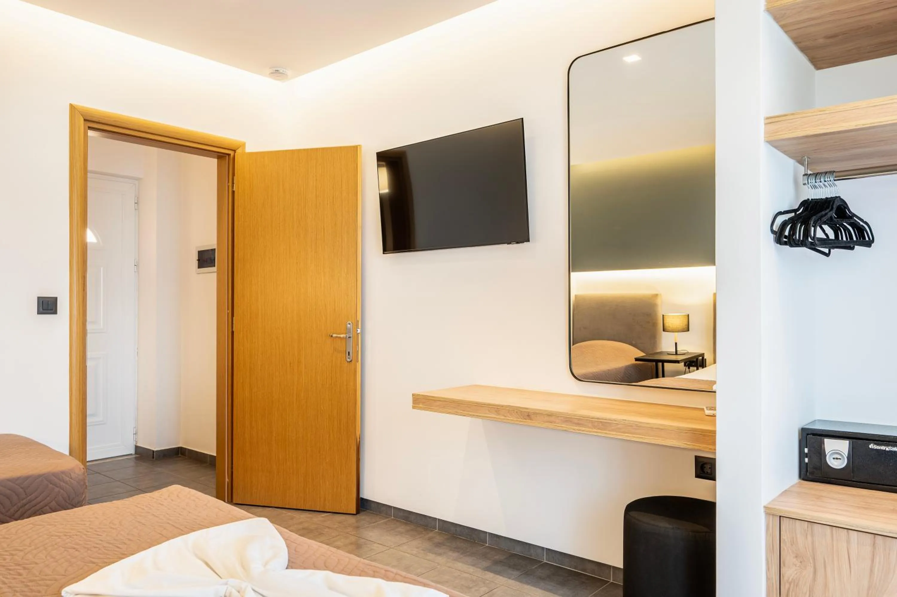 TV and multimedia, Bed in Cirillo Family Hotel-Christinas Studios