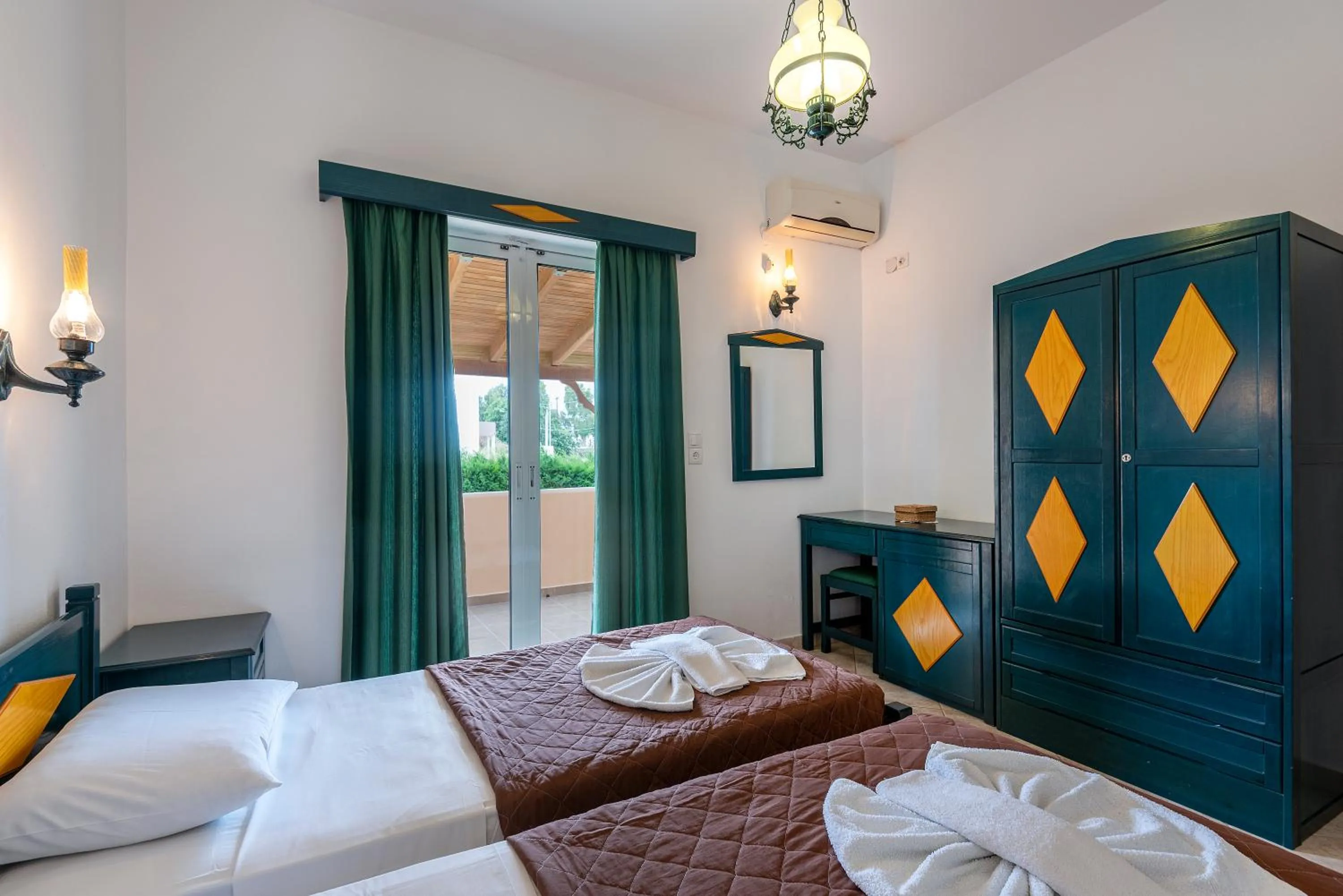 Photo of the whole room, Bed in Cirillo Family Hotel-Christinas Studios