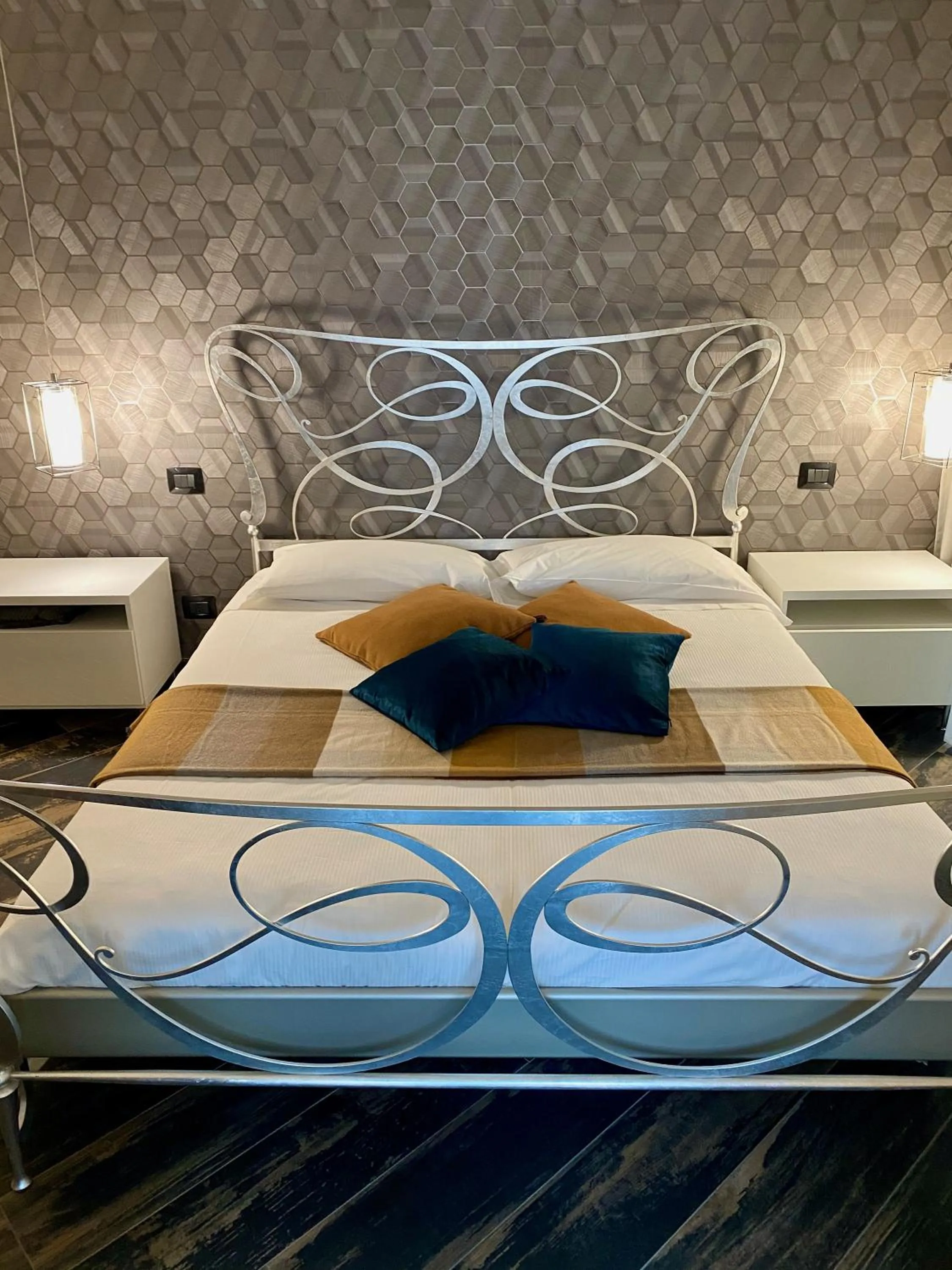 Bed in Gatto Bianco Le Mura