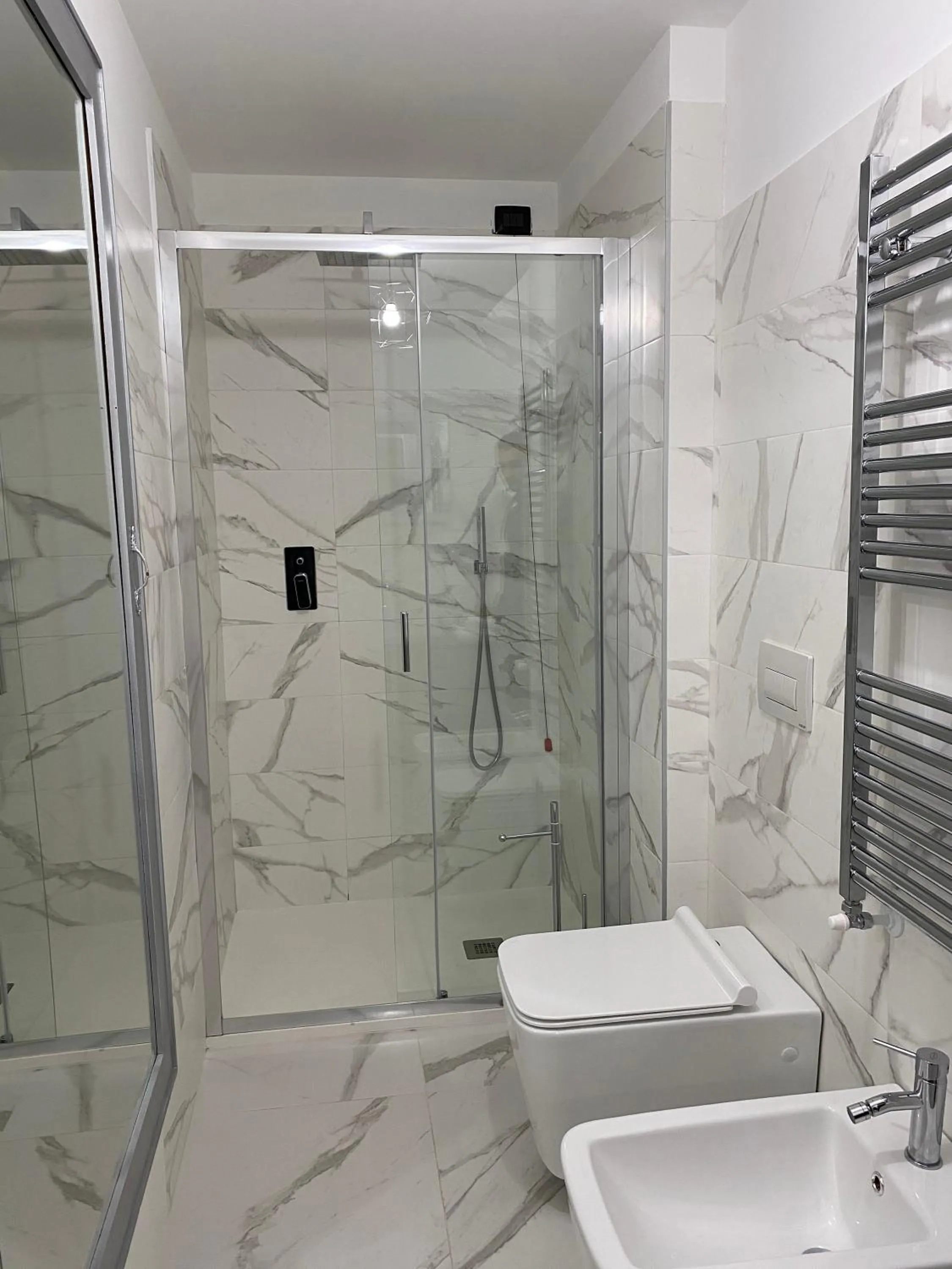 Bathroom in Gatto Bianco Le Mura