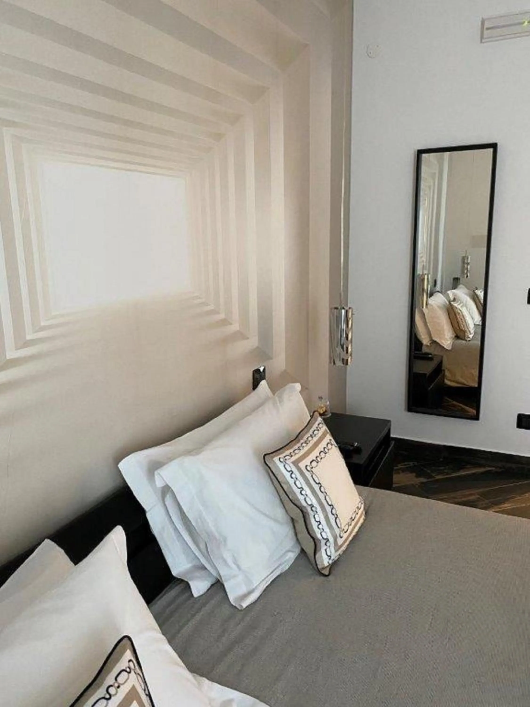 Bedroom, Bed in Gatto Bianco Le Mura