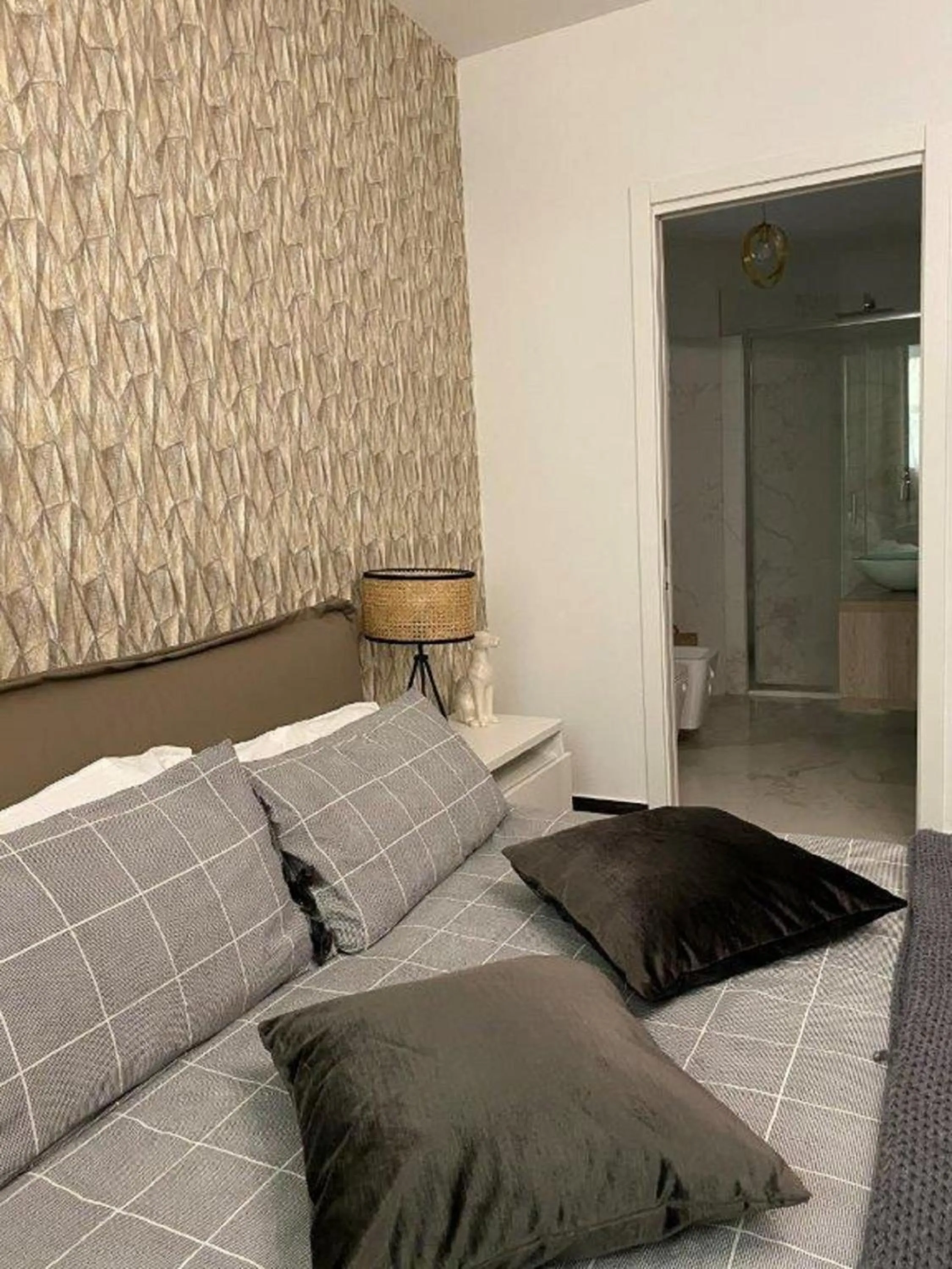 Bedroom, Bed in Gatto Bianco Le Mura