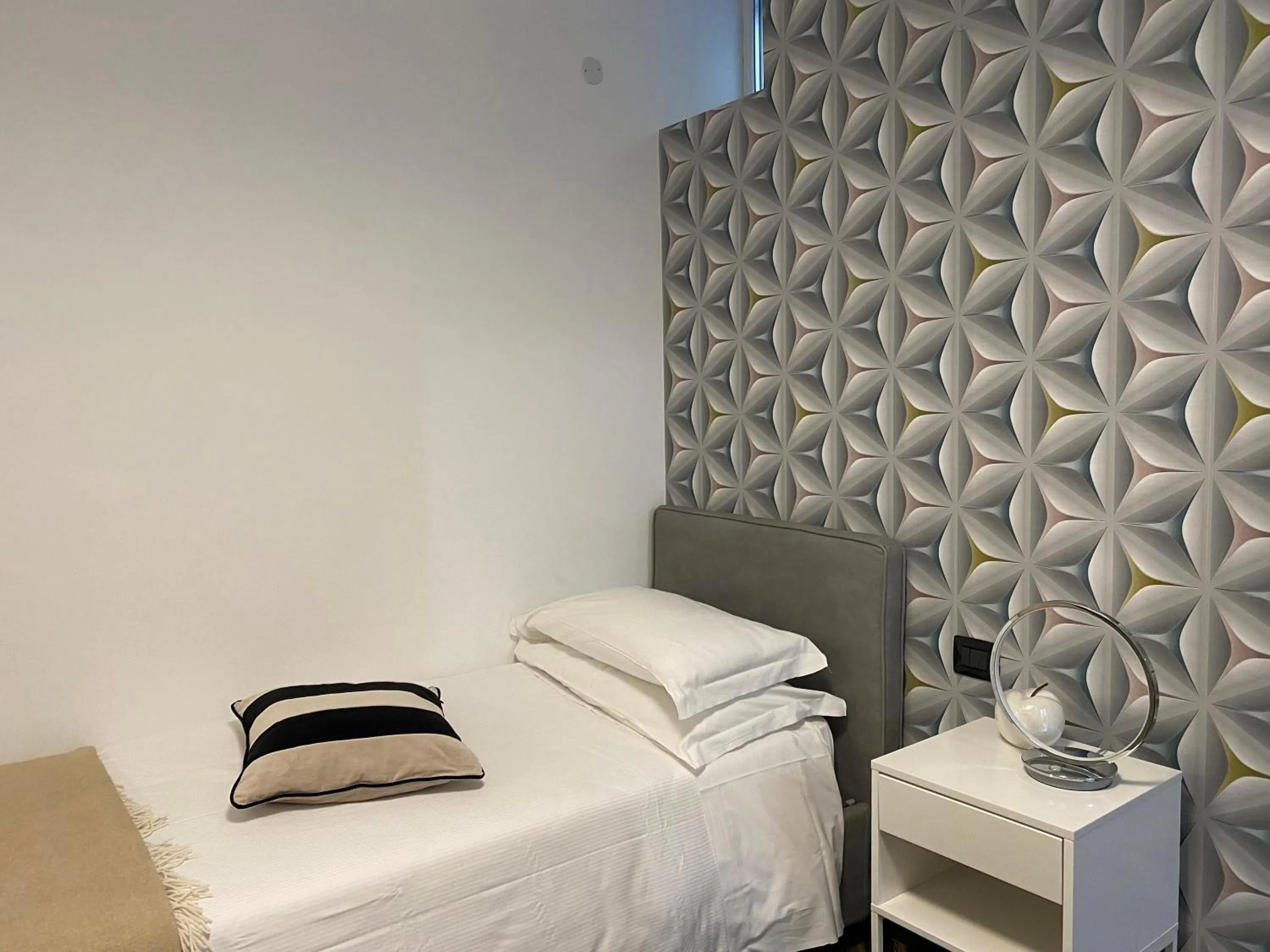 Bed in Gatto Bianco Le Mura