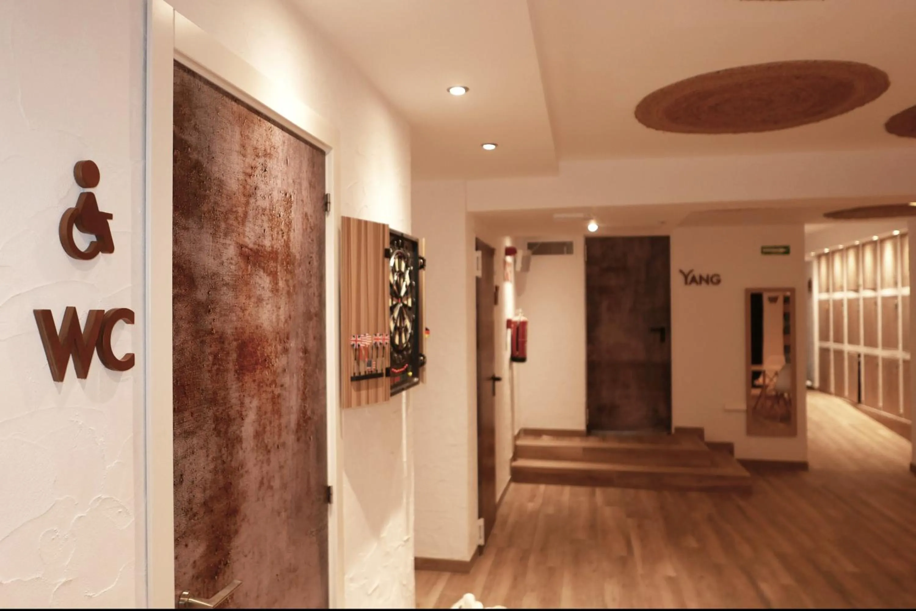 Bathroom in Y Hostel - Albergue Juvenil