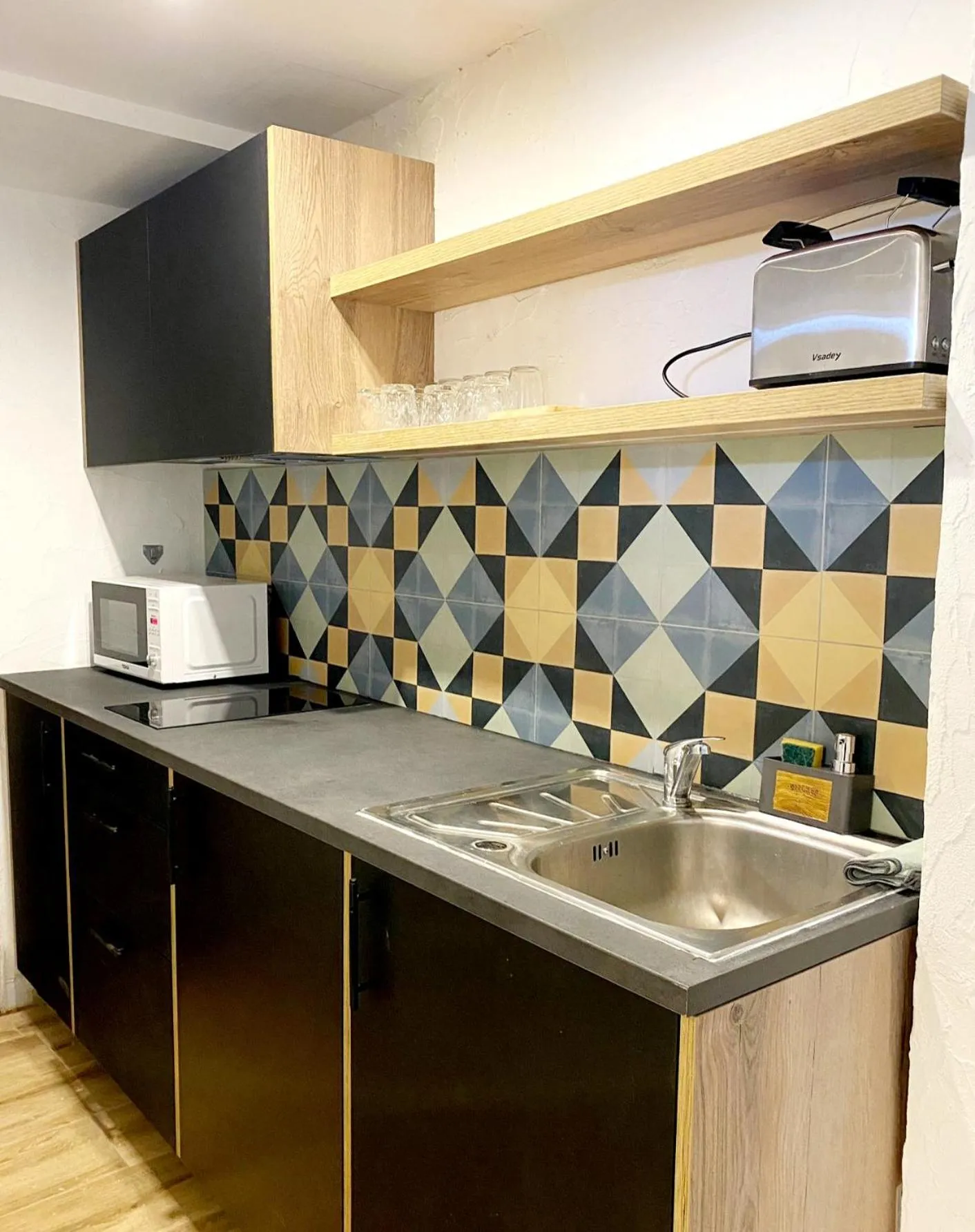 kitchen in Y Hostel - Albergue Juvenil