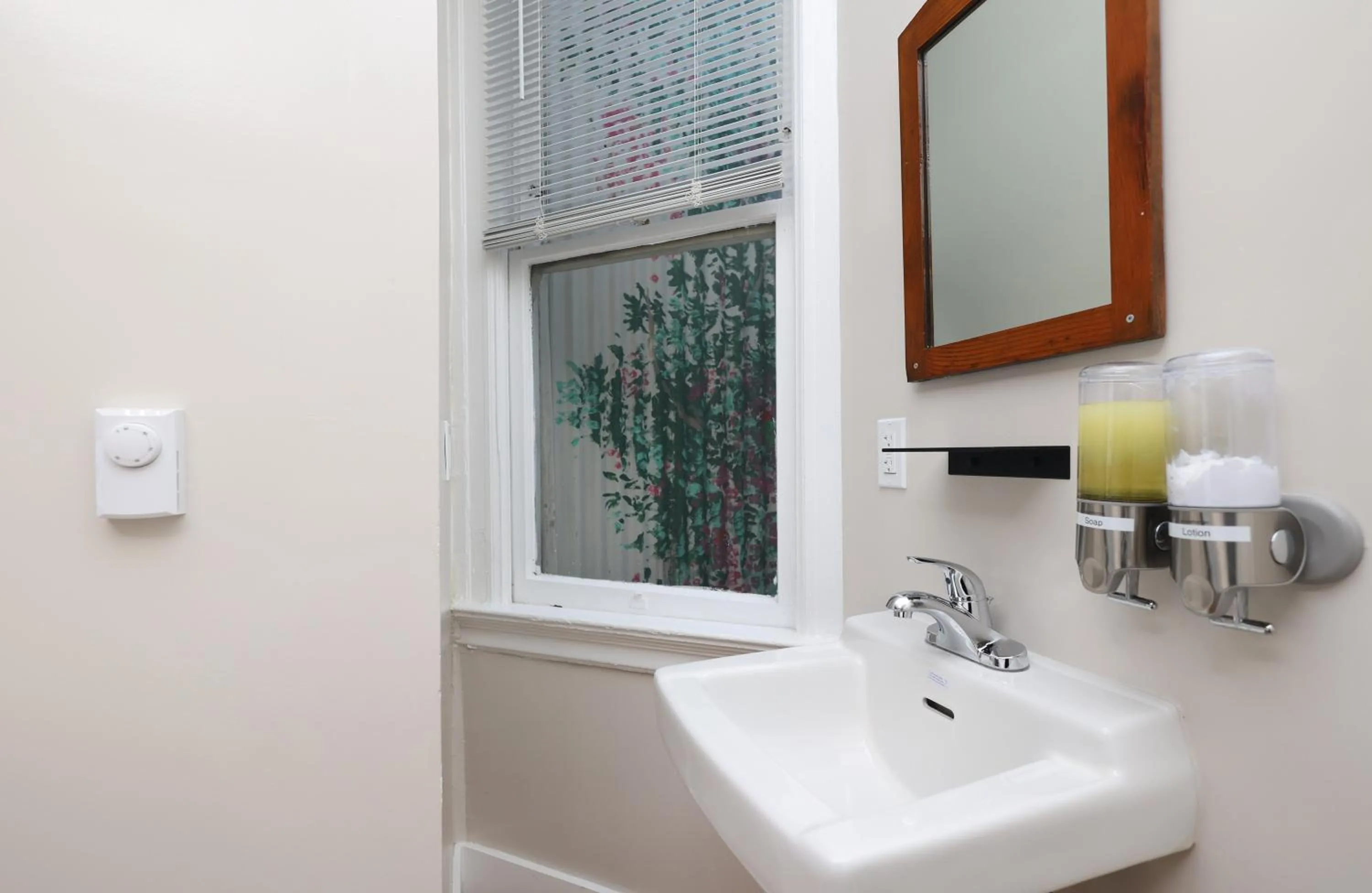 Bathroom in San Remo Hotel