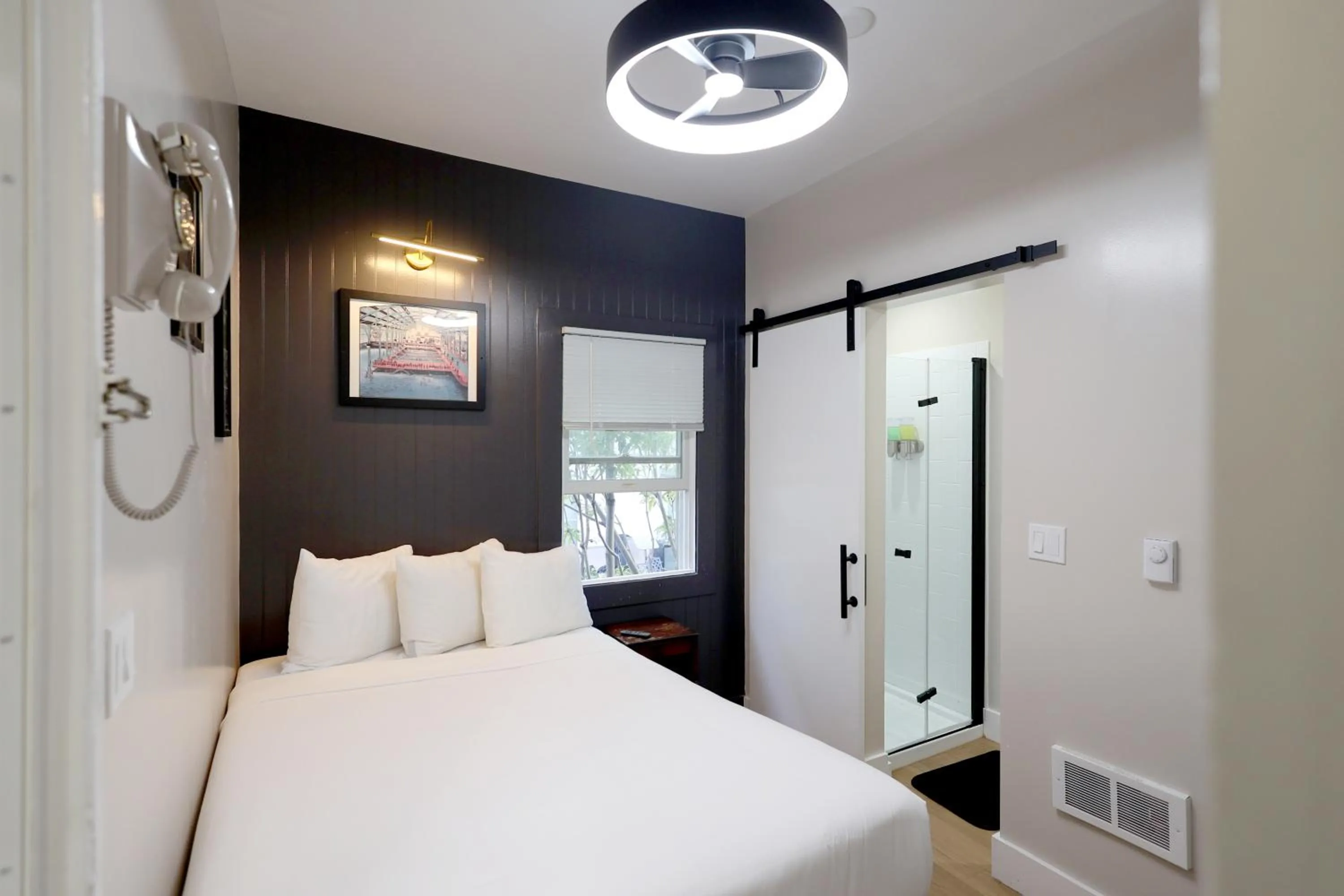 Bed in San Remo Hotel