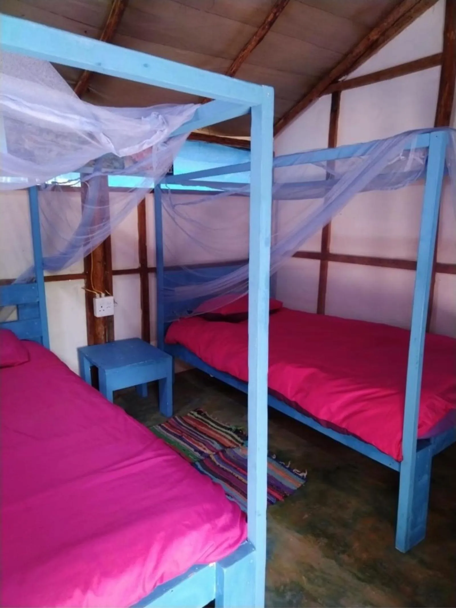 Bed in Underwater Explorer