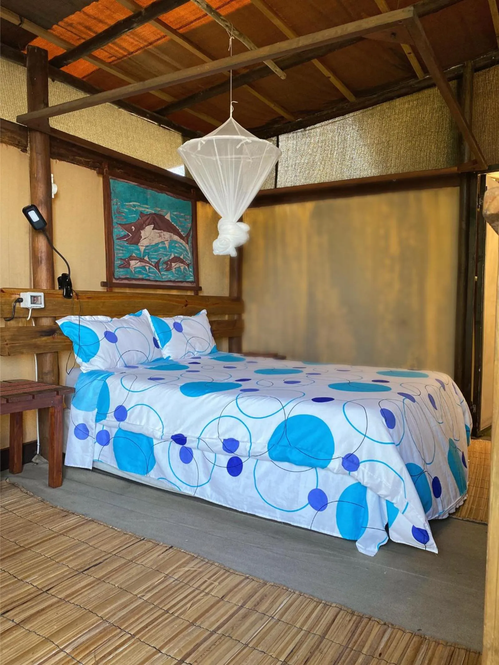 Bed in Underwater Explorer