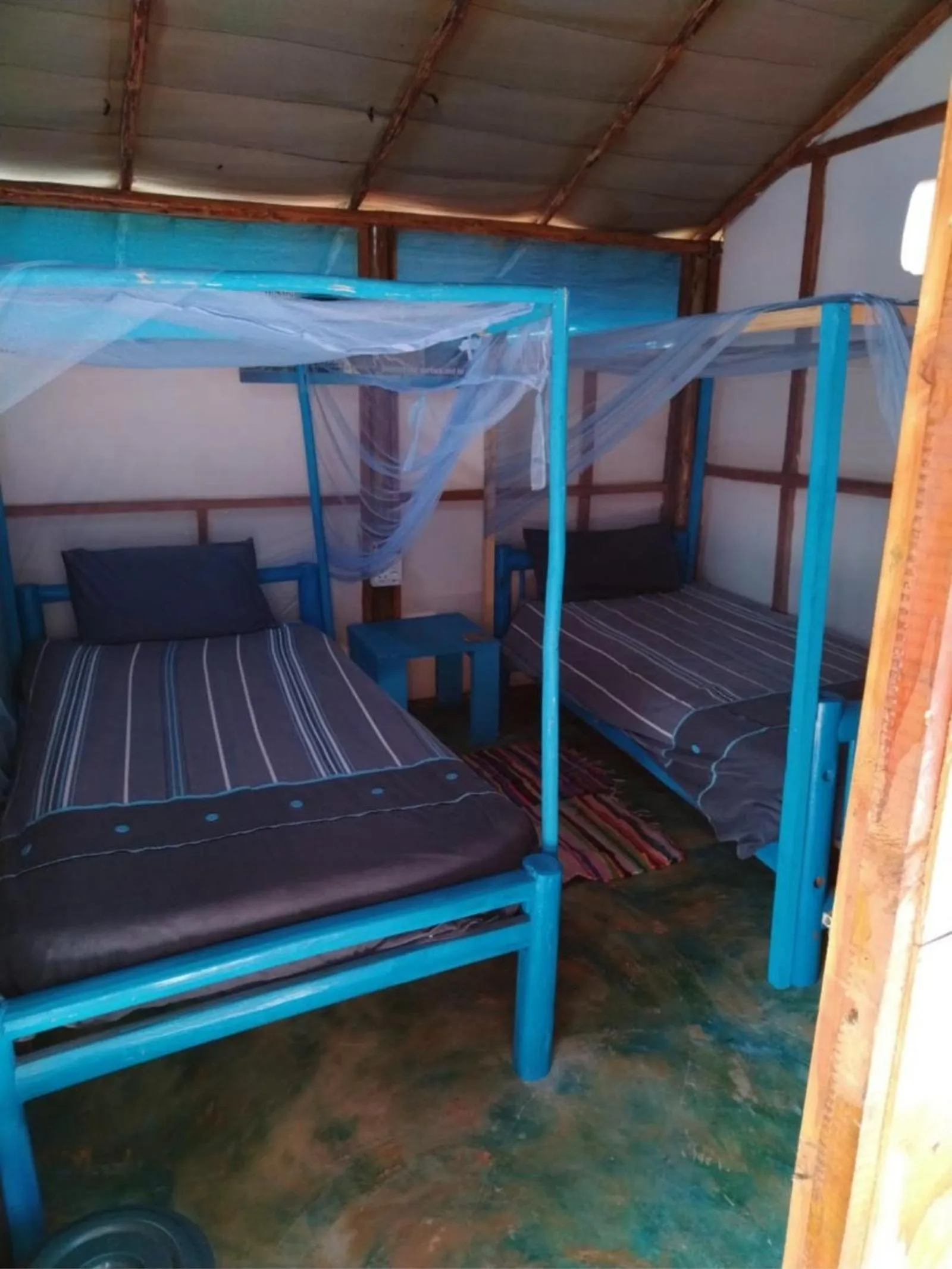 Bed in Underwater Explorer