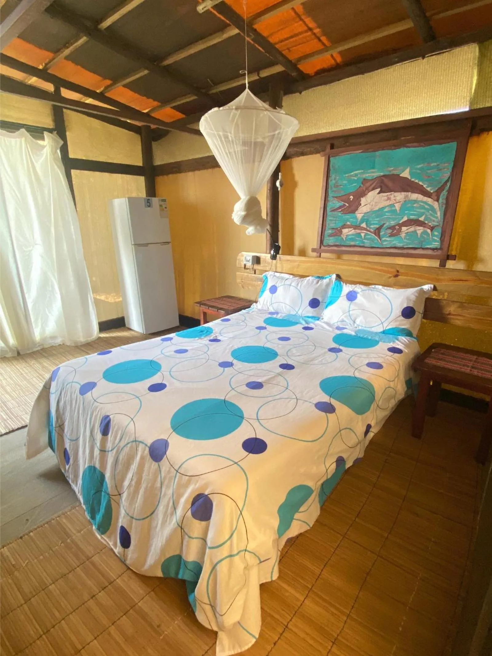 Bed in Underwater Explorer