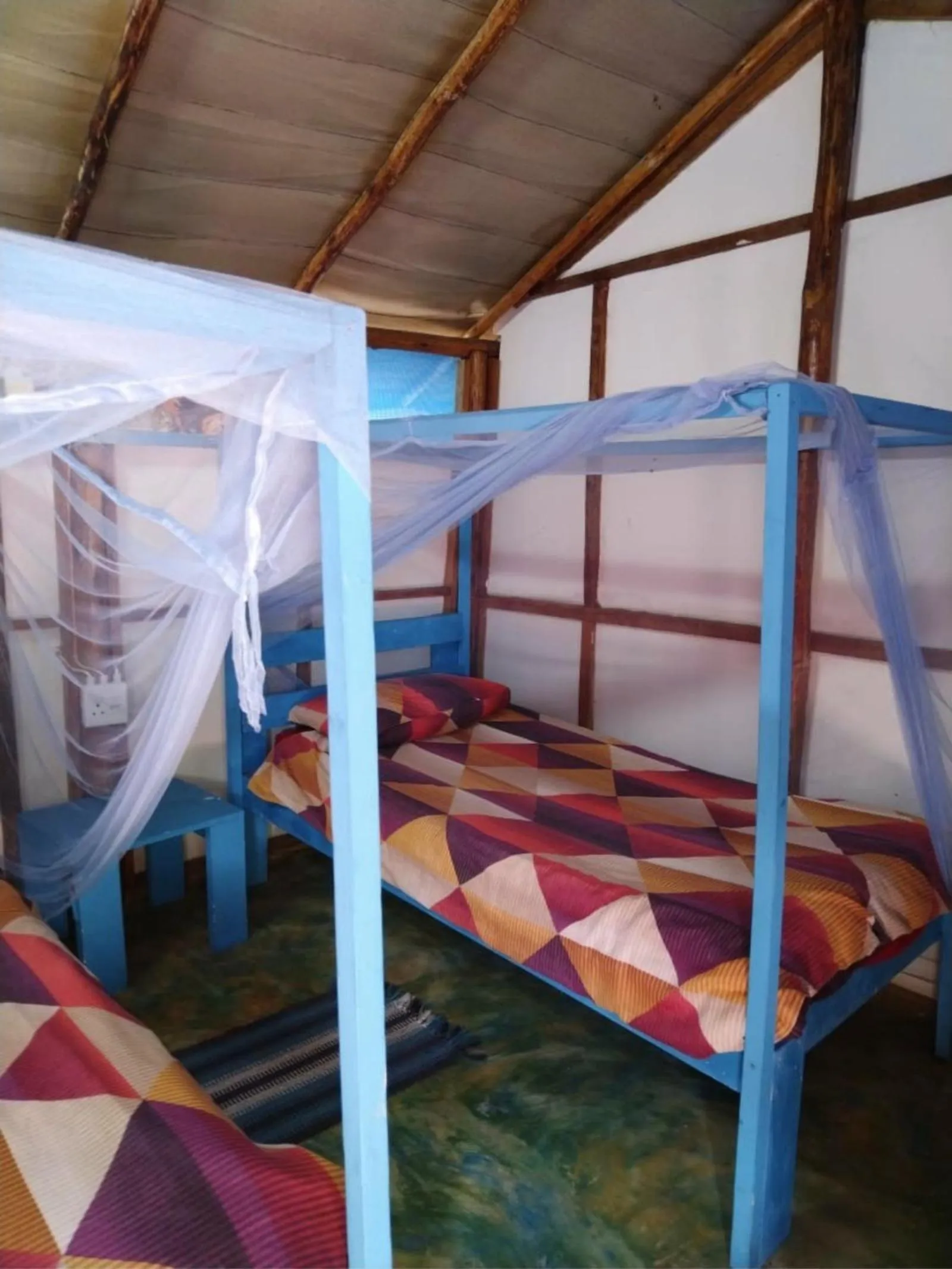 Bed in Underwater Explorer