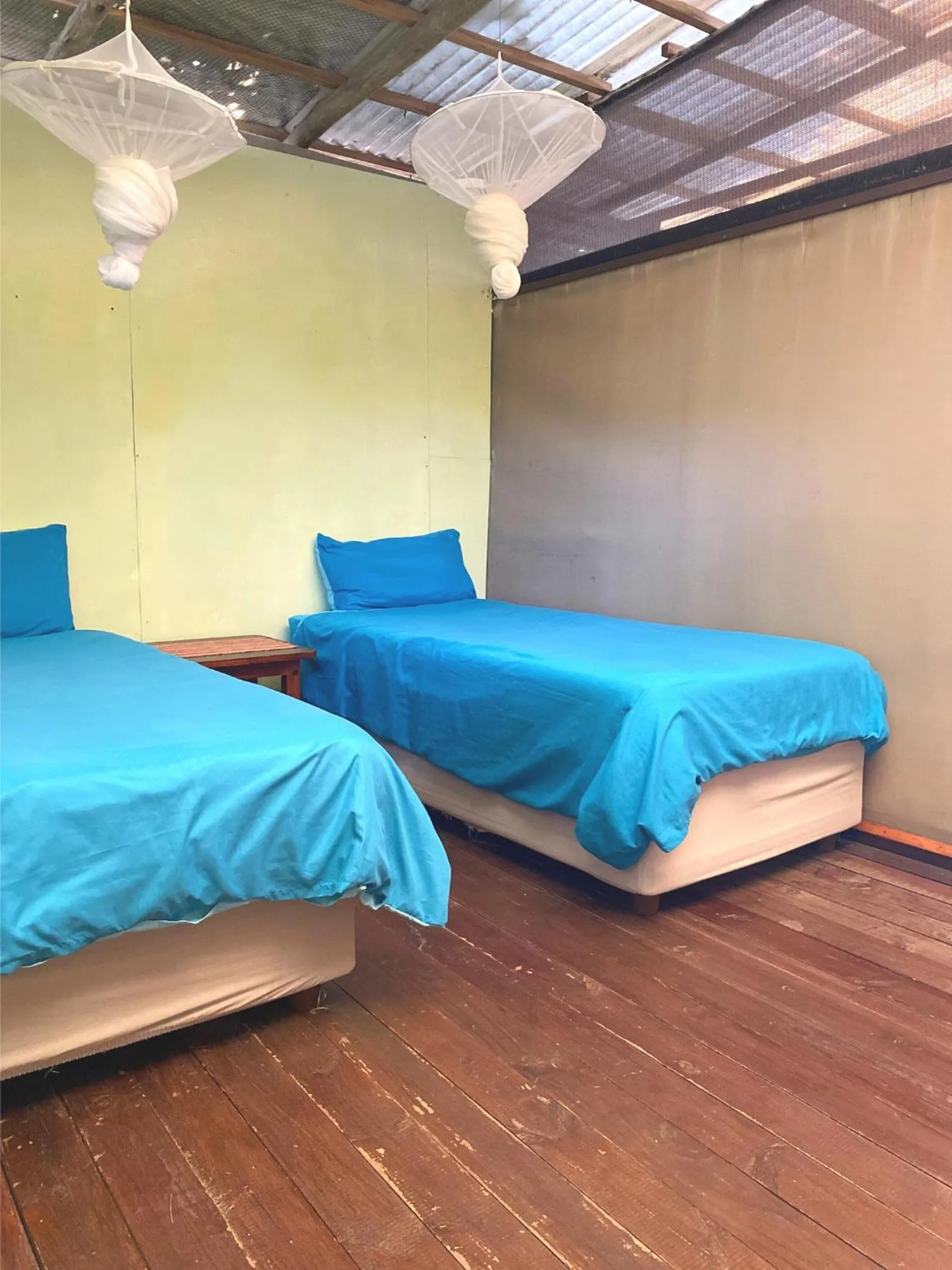 Bed in Underwater Explorer