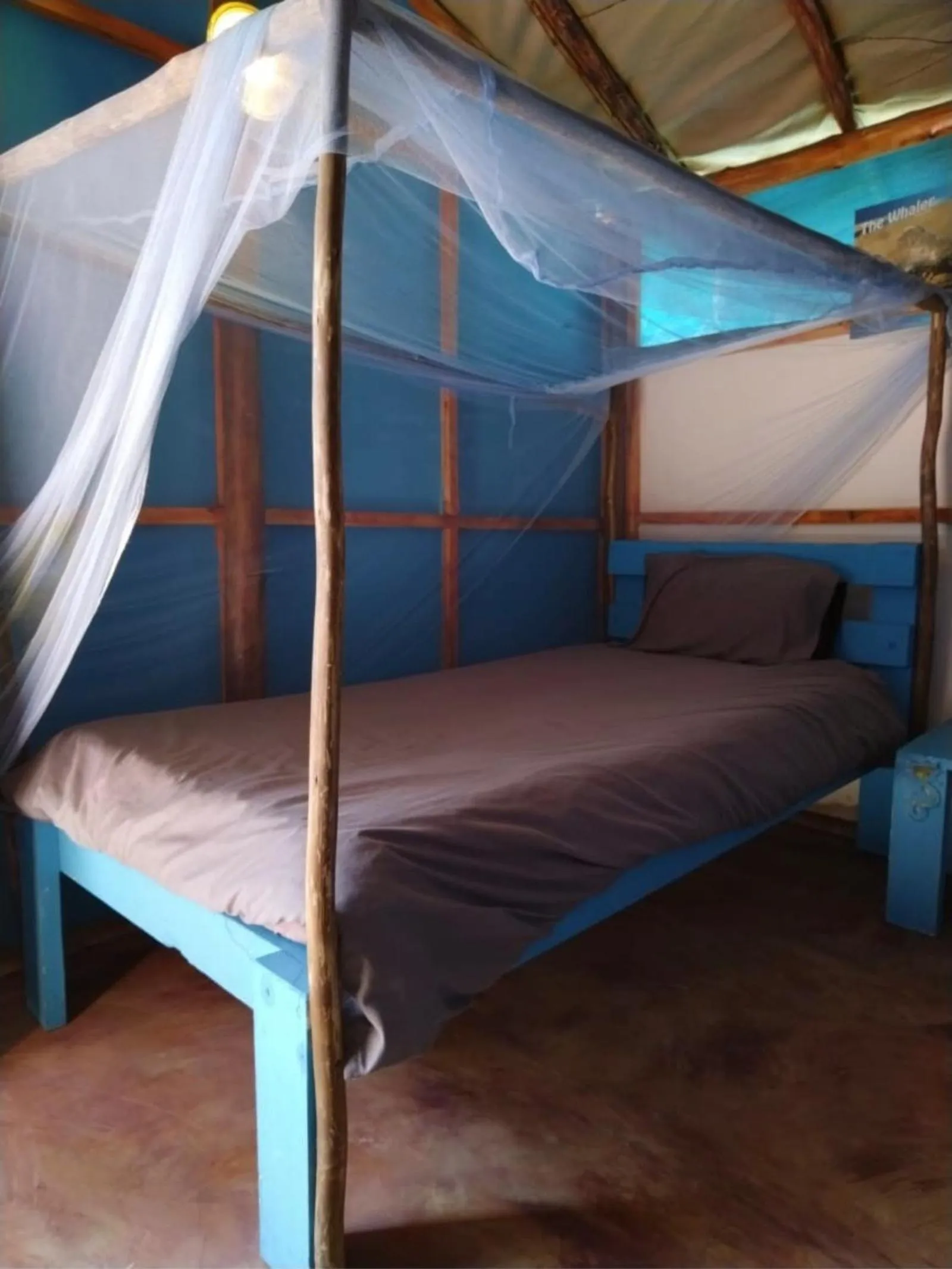 Bed in Underwater Explorer