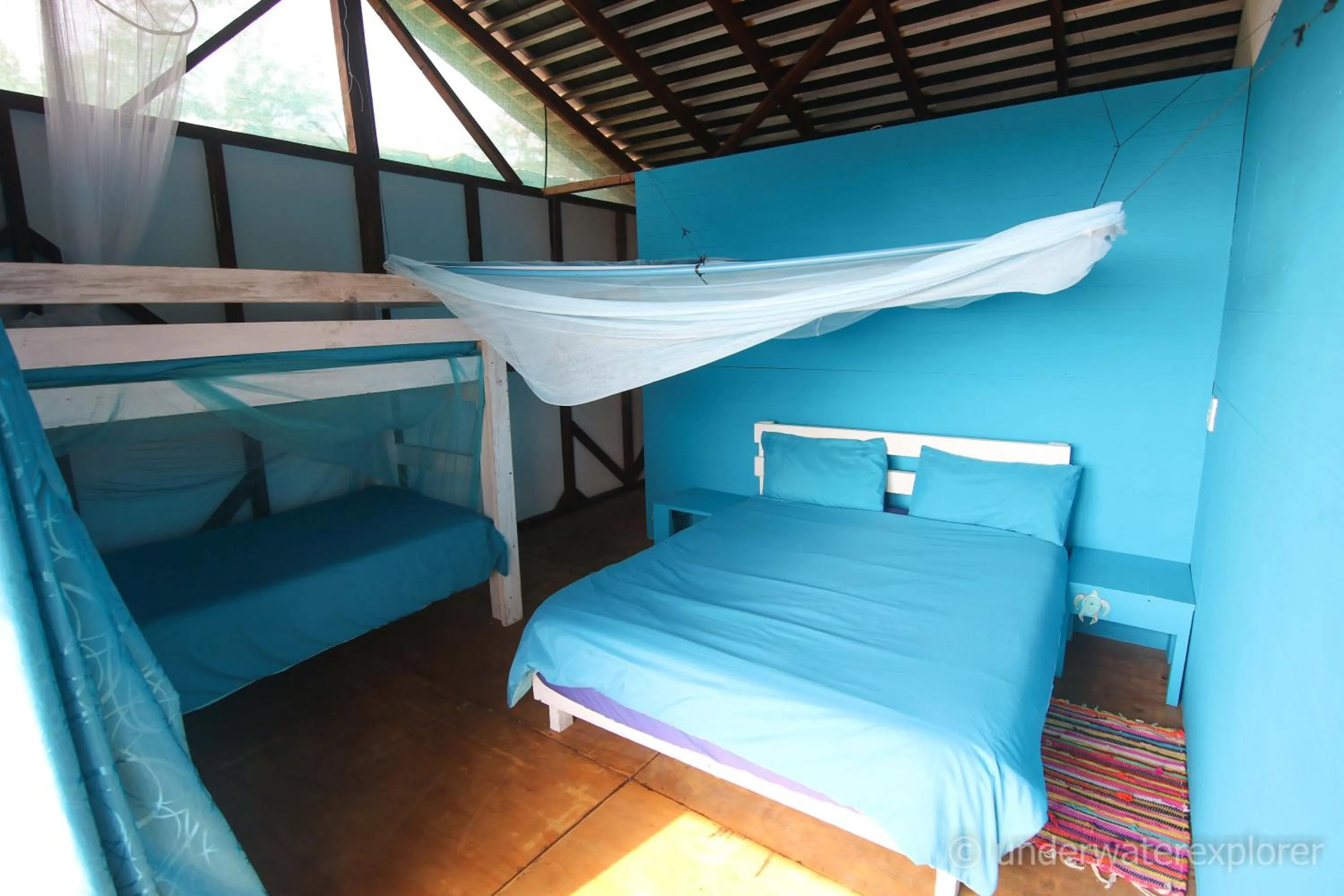 Bed in Underwater Explorer