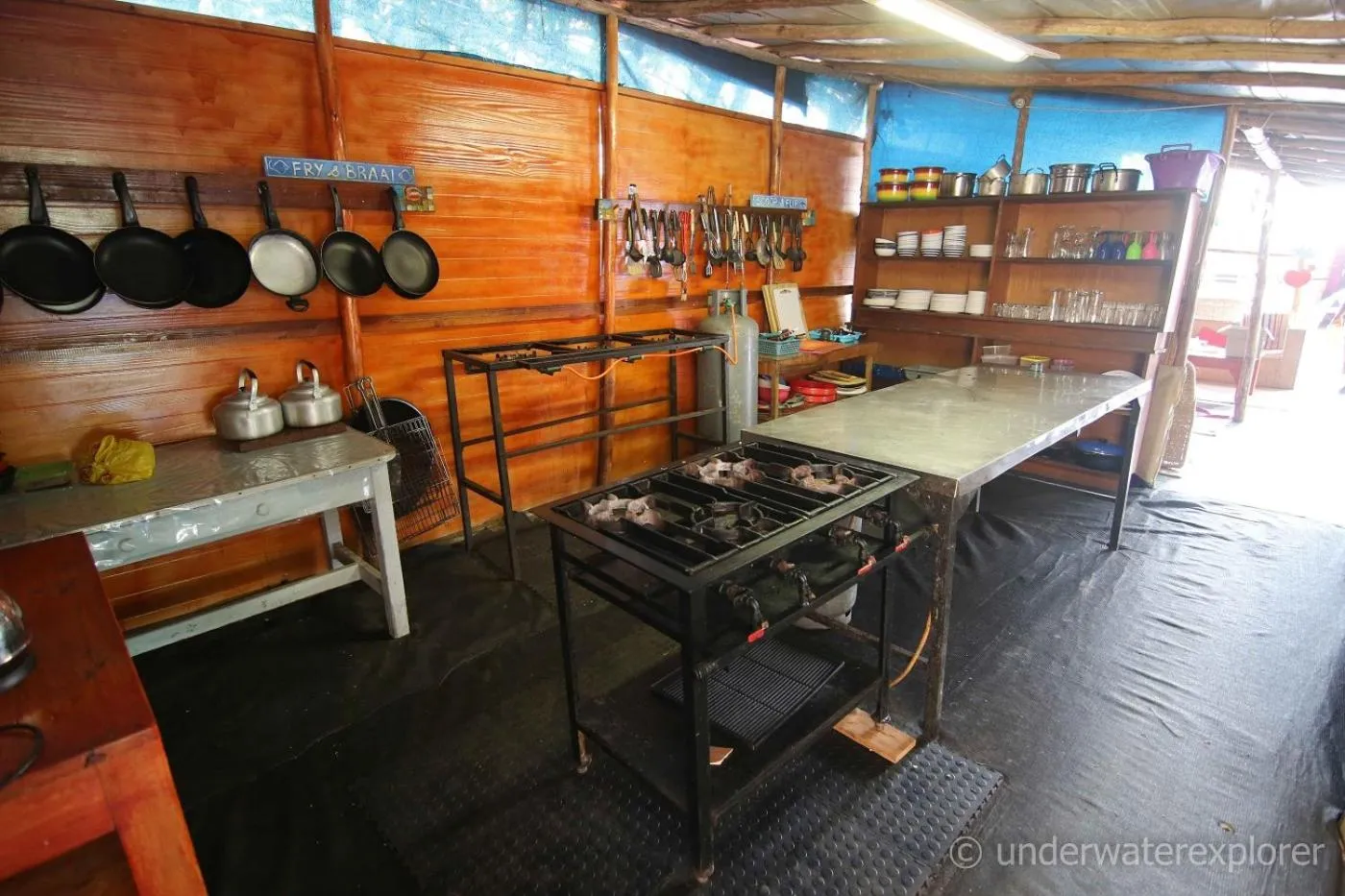 Communal kitchen in Underwater Explorer