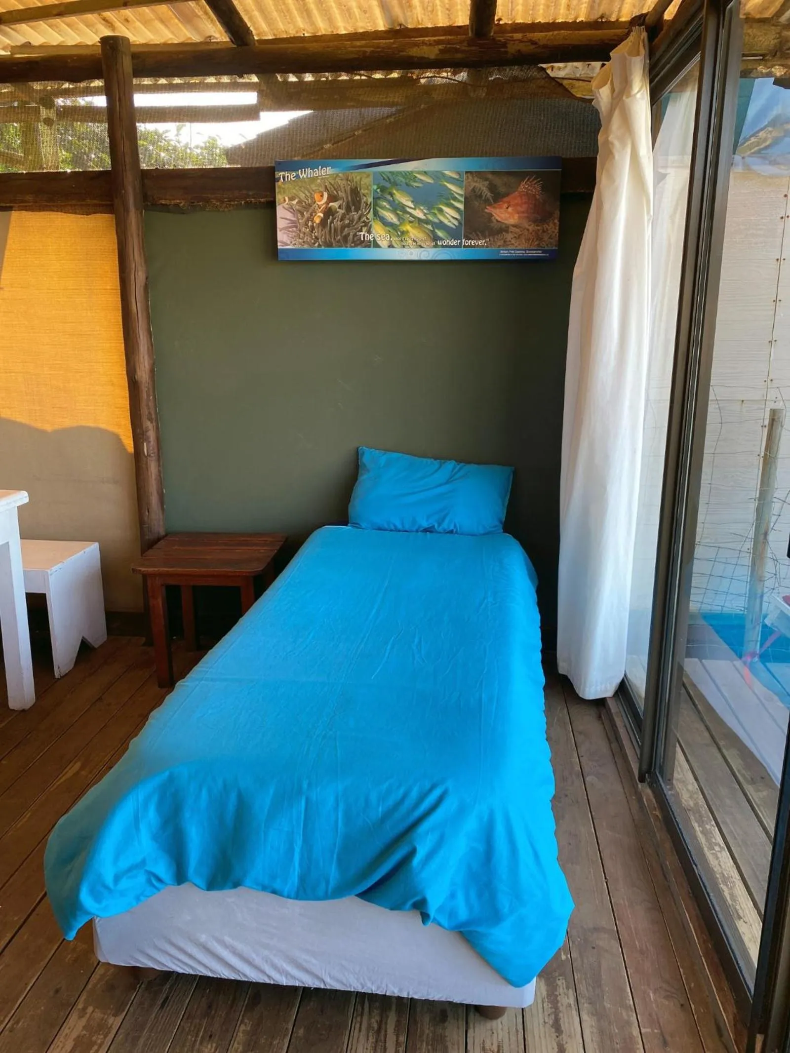 Bed in Underwater Explorer