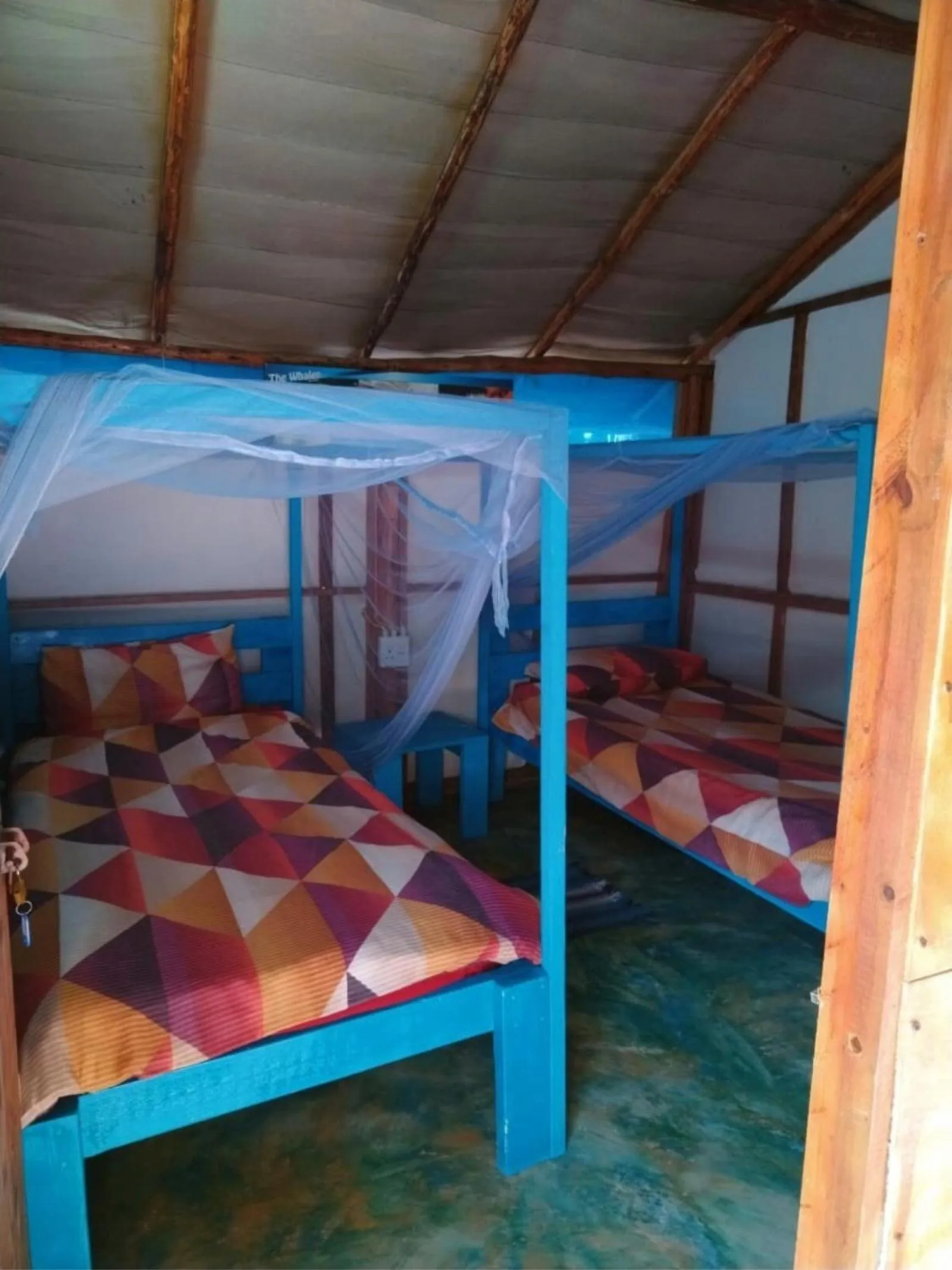 Bed in Underwater Explorer