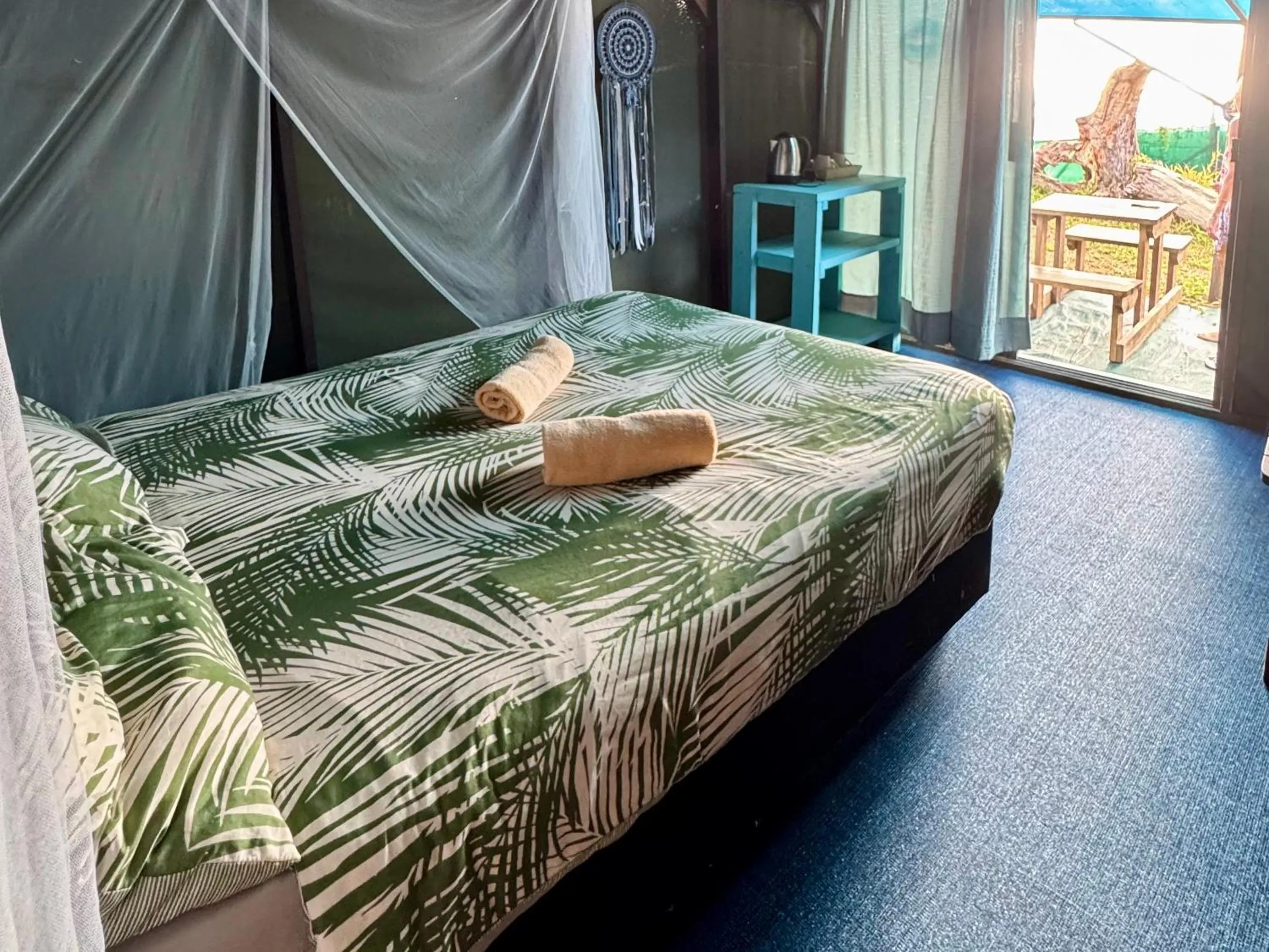 Photo of the whole room, Bed in Underwater Explorer