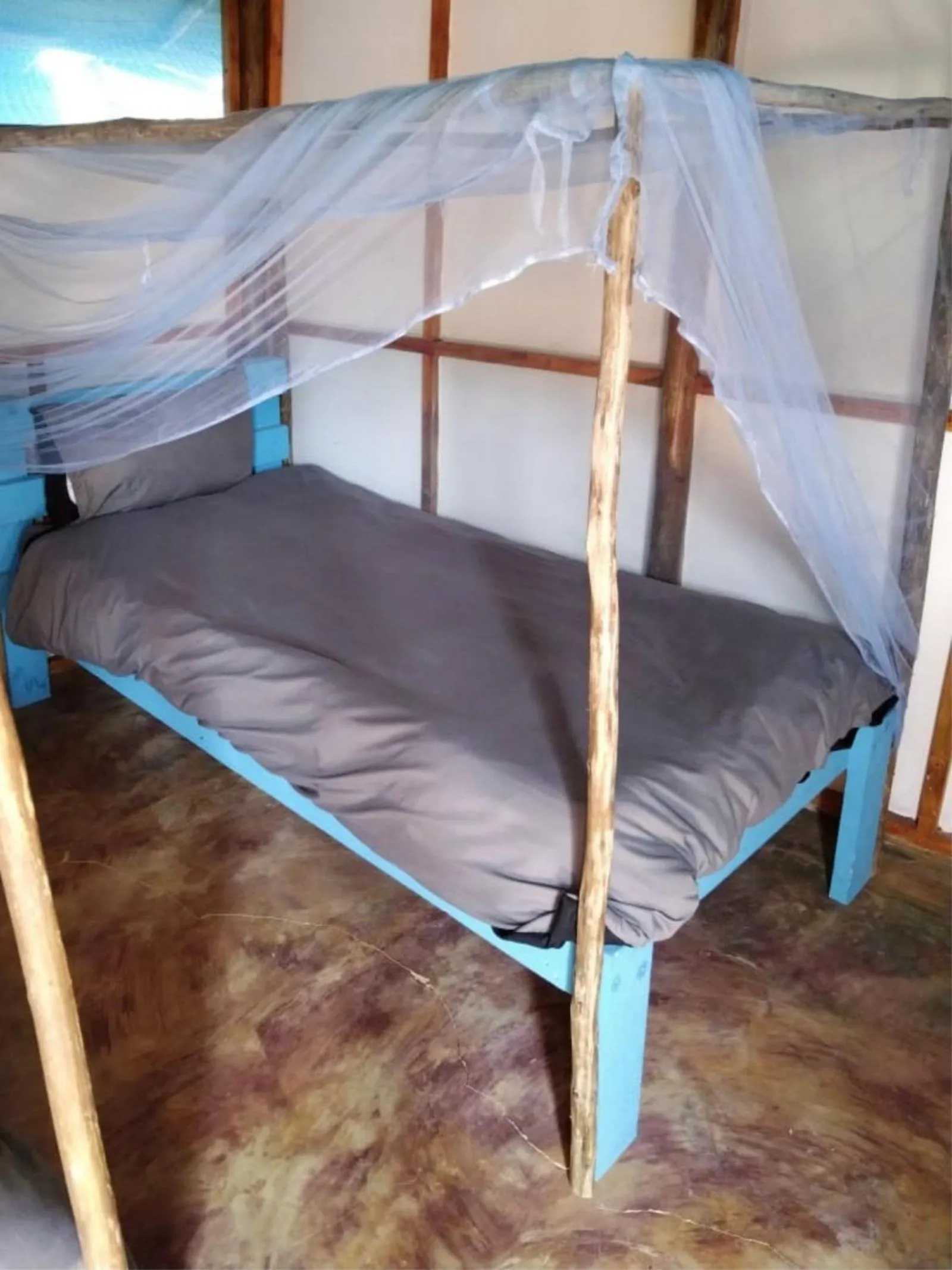 Bed in Underwater Explorer