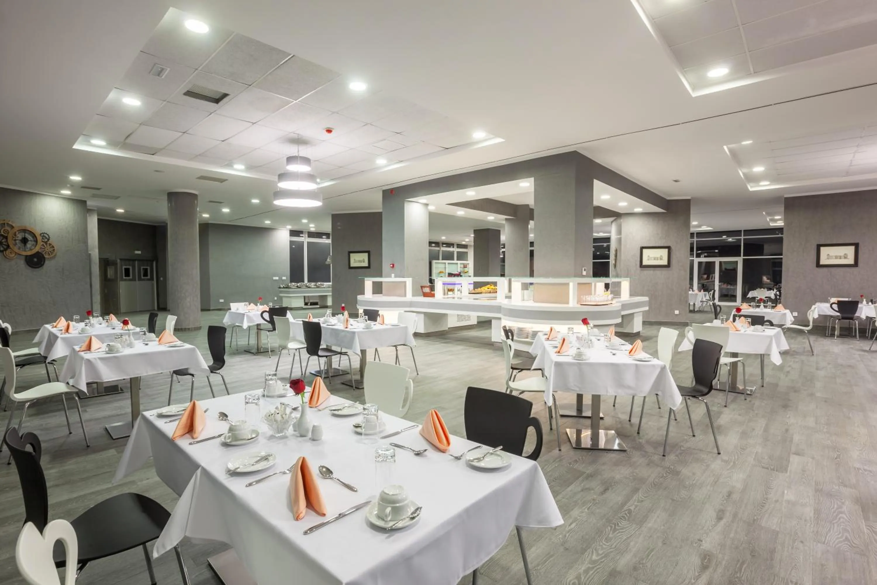 Restaurant/places to eat in Vent-Dôme Khaled Hotel & SPA