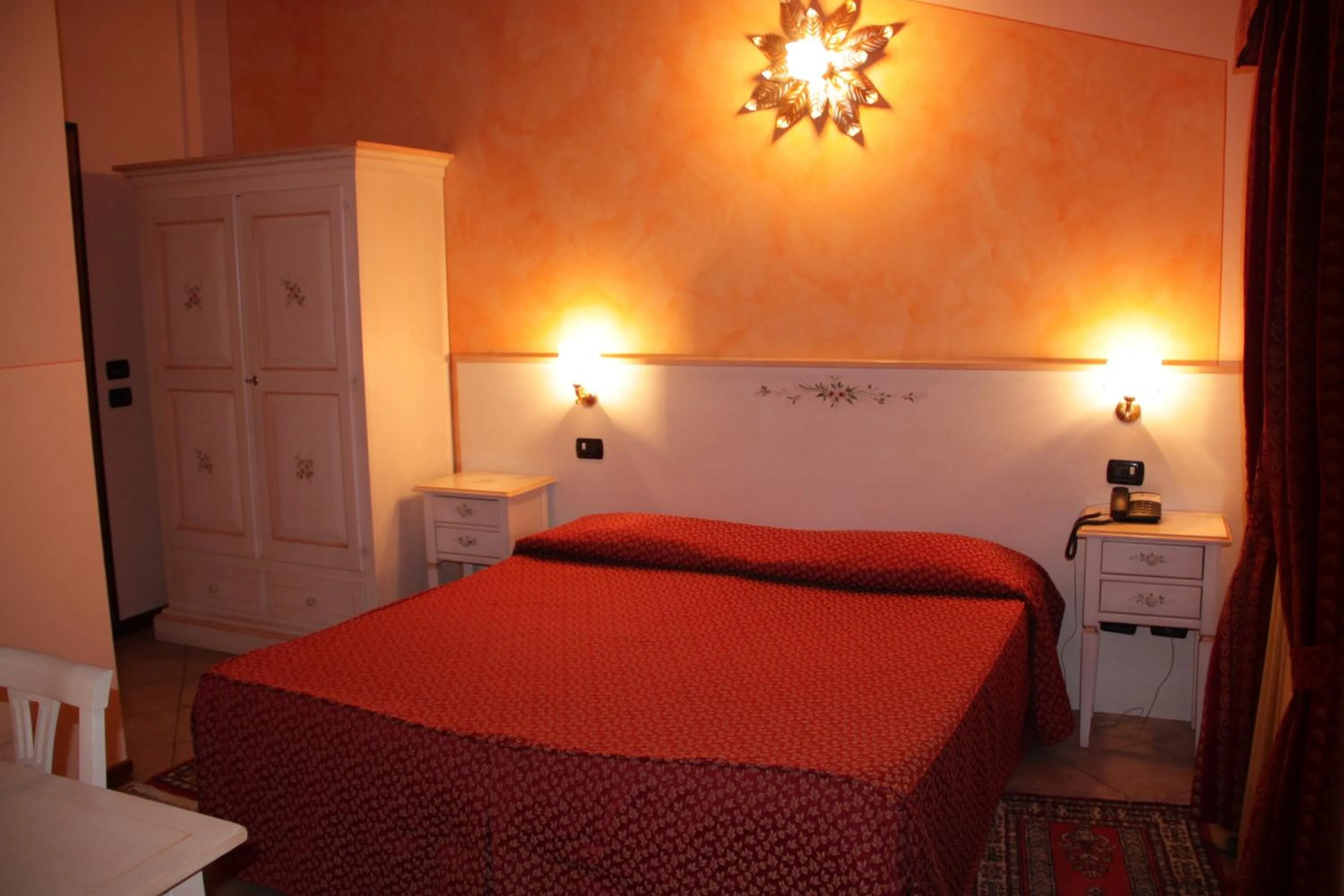 Bed in Albergo La Piana