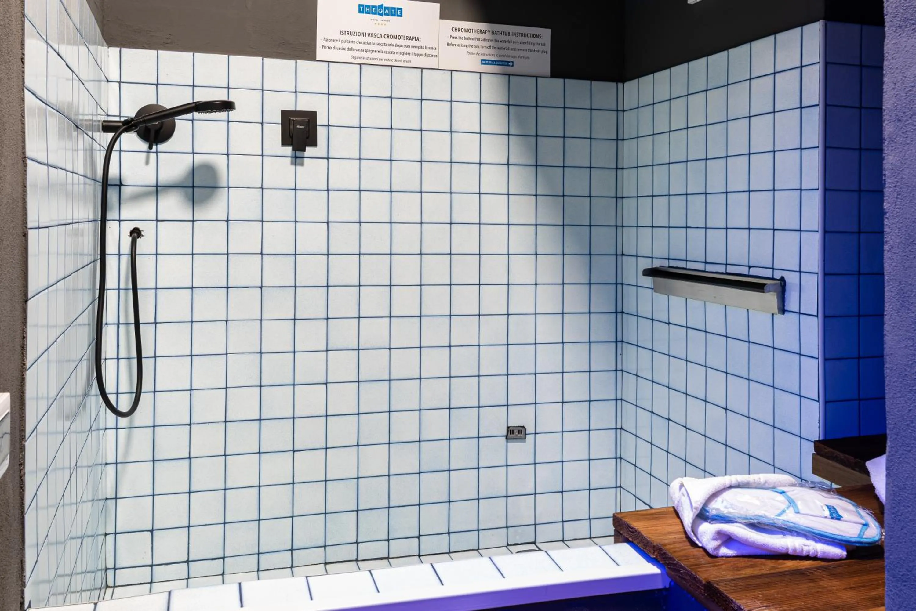 Bath in The Gate Hotel - Firenze Nord