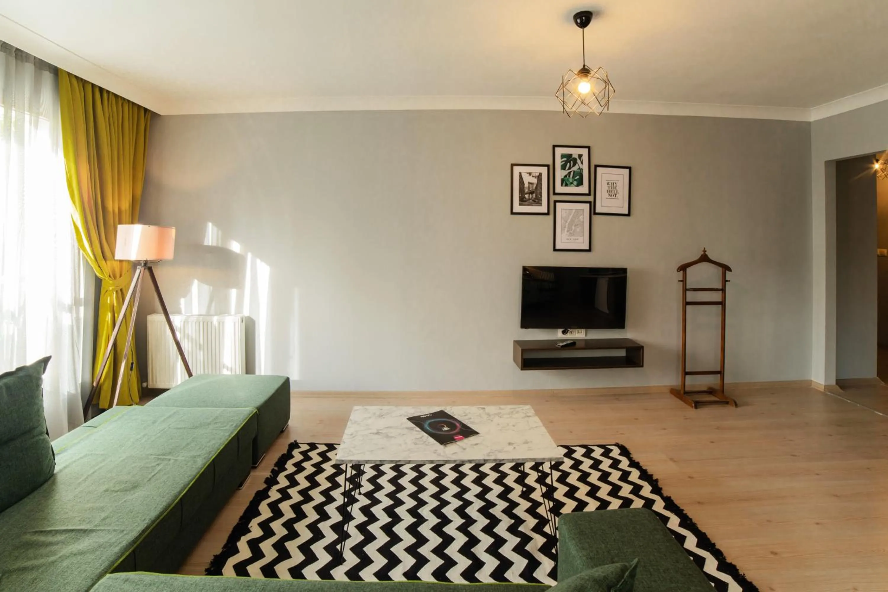 TV/Entertainment Center in OTTO LOFT Premium Apartments