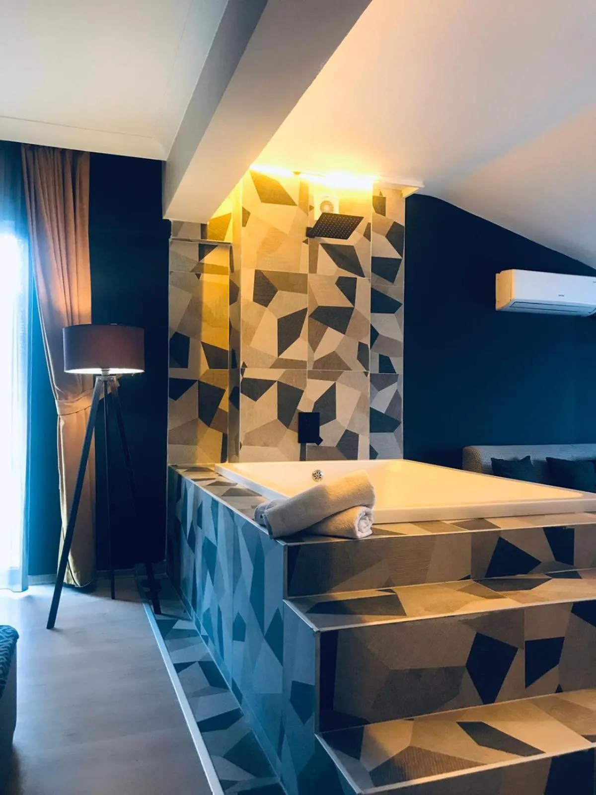 Bed in OTTO LOFT Premium Apartments