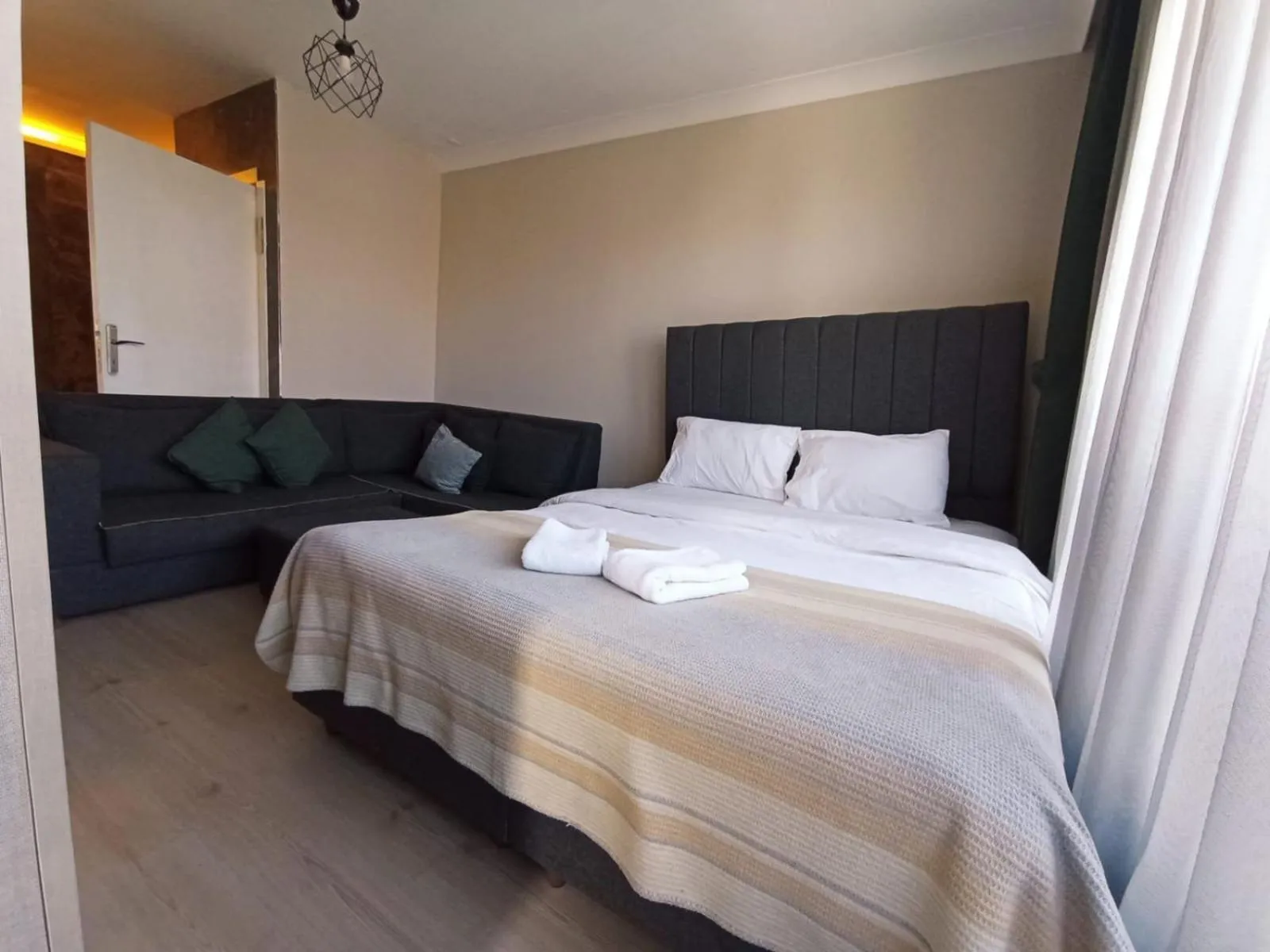 Bed in OTTO LOFT Premium Apartments