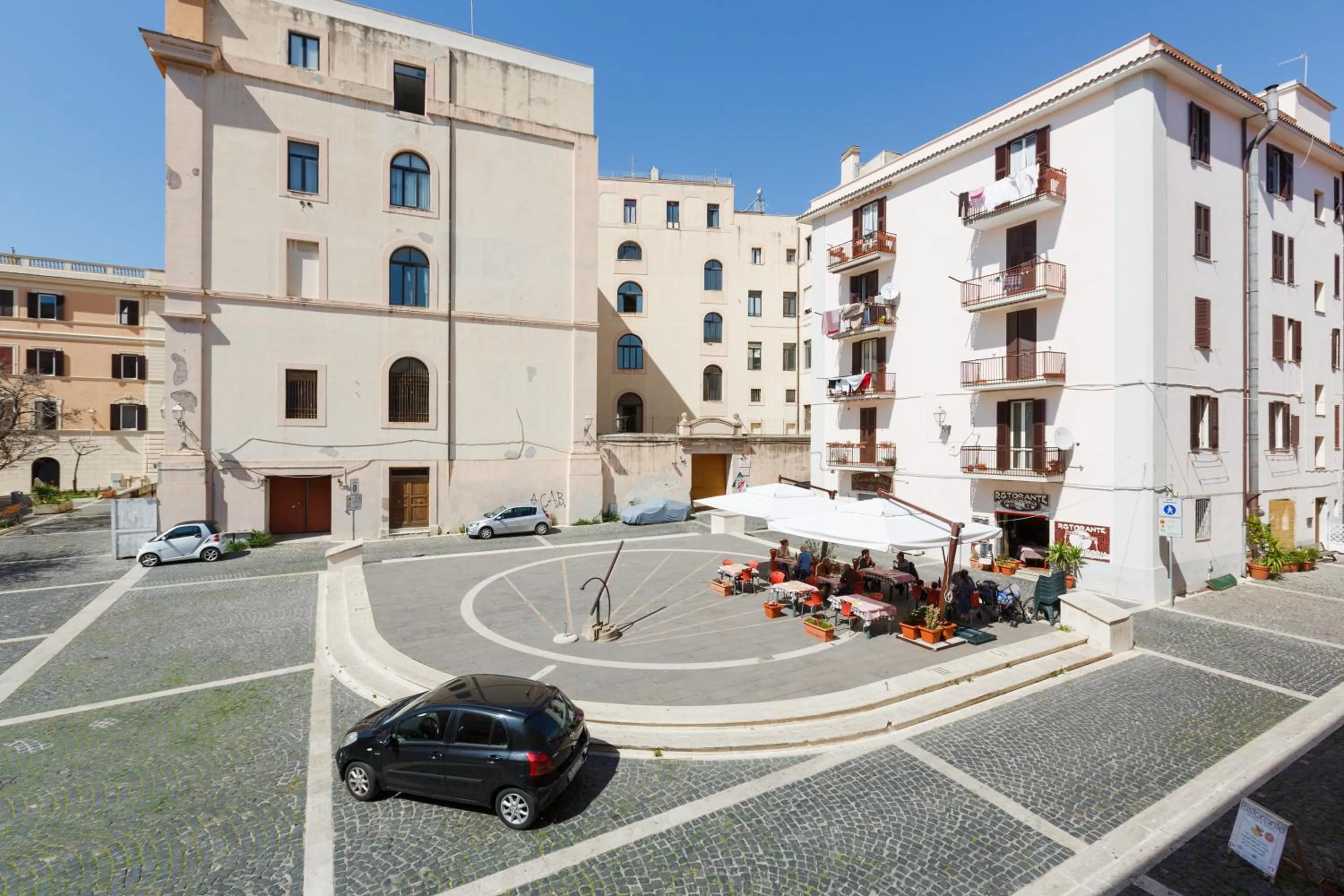 Restaurant/places to eat in B&B Piazza Fratti