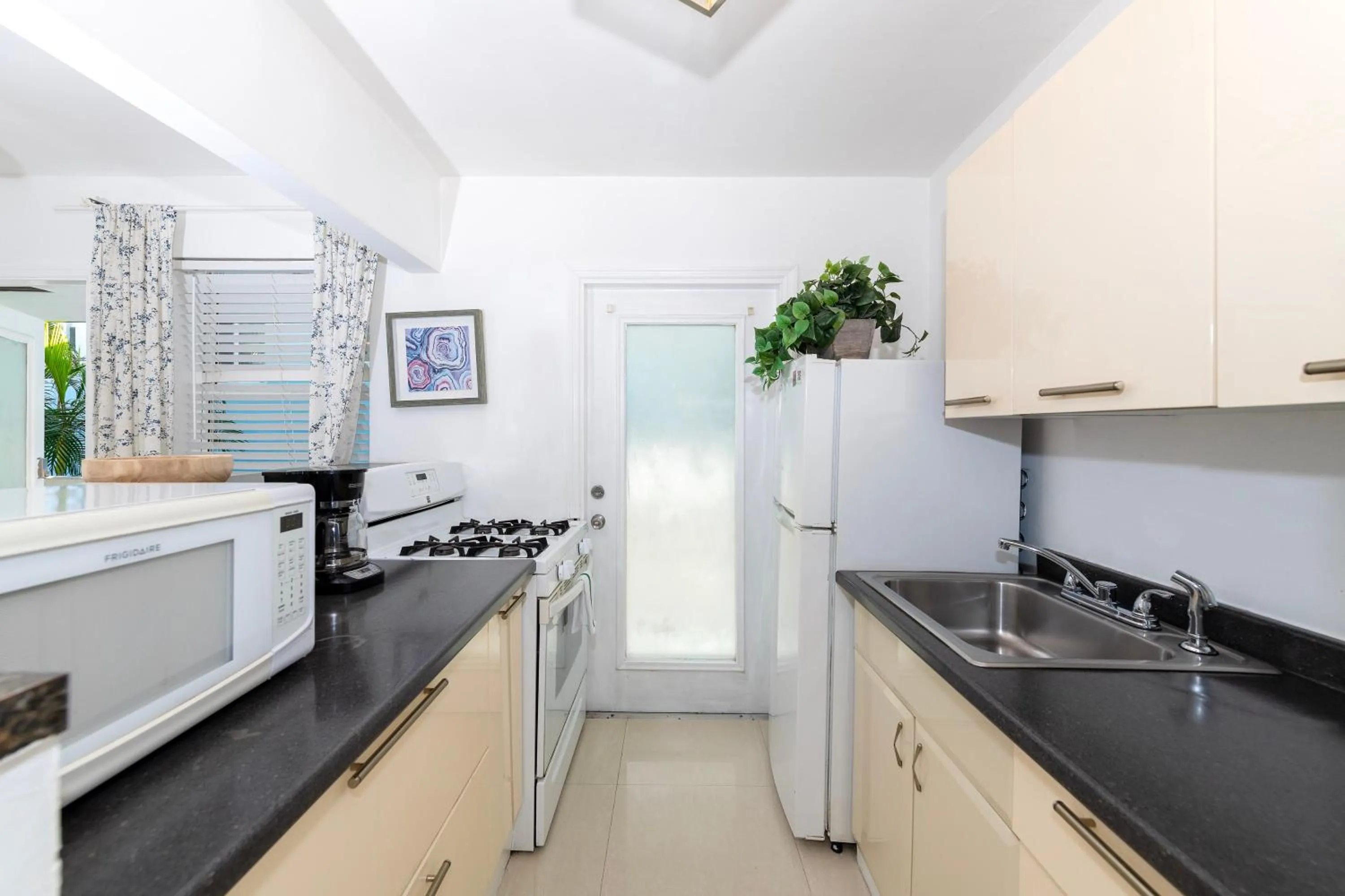 kitchen in Sofi Beach Apartments