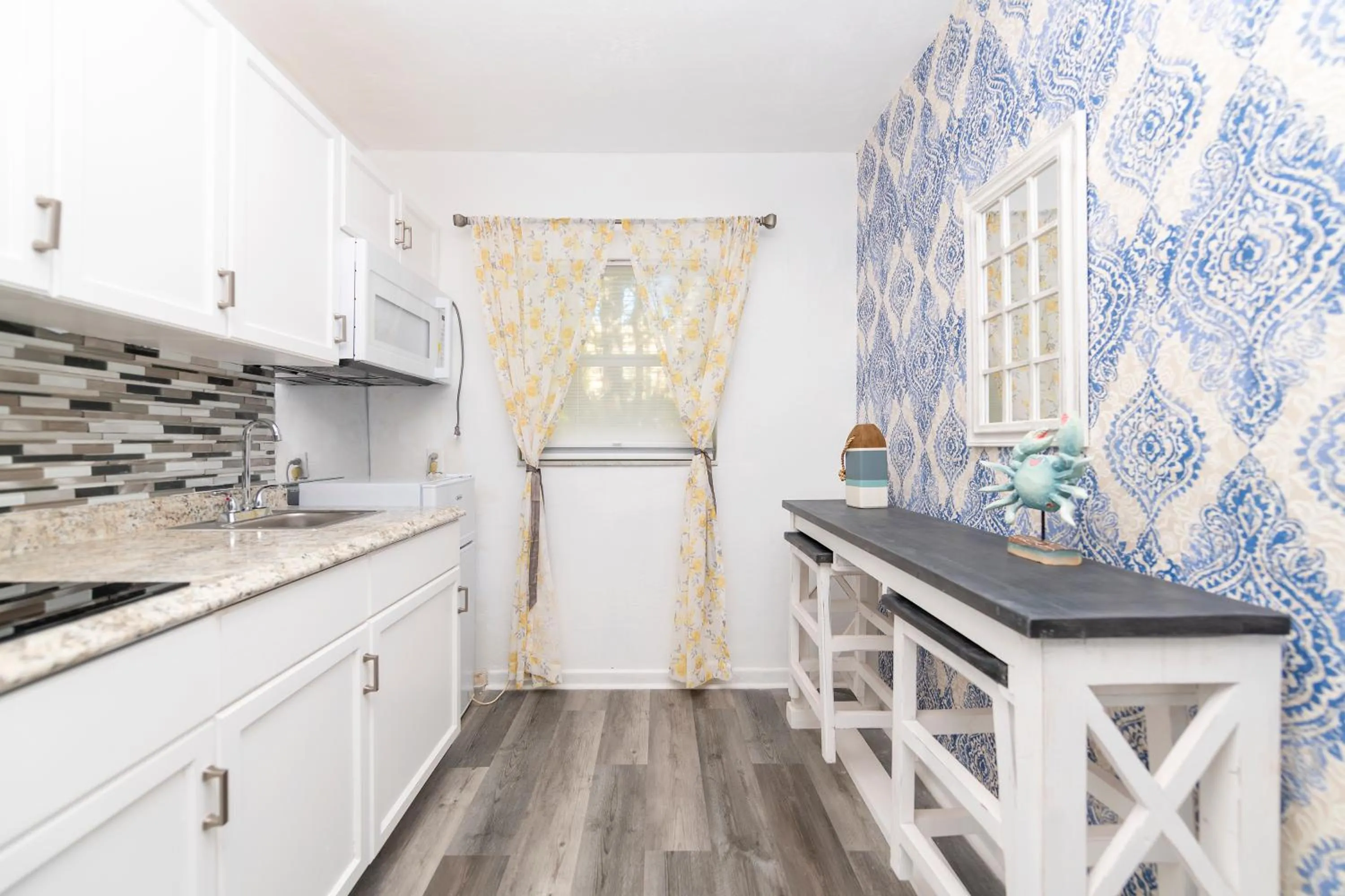 Kitchen or kitchenette in Sofi Beach Apartments