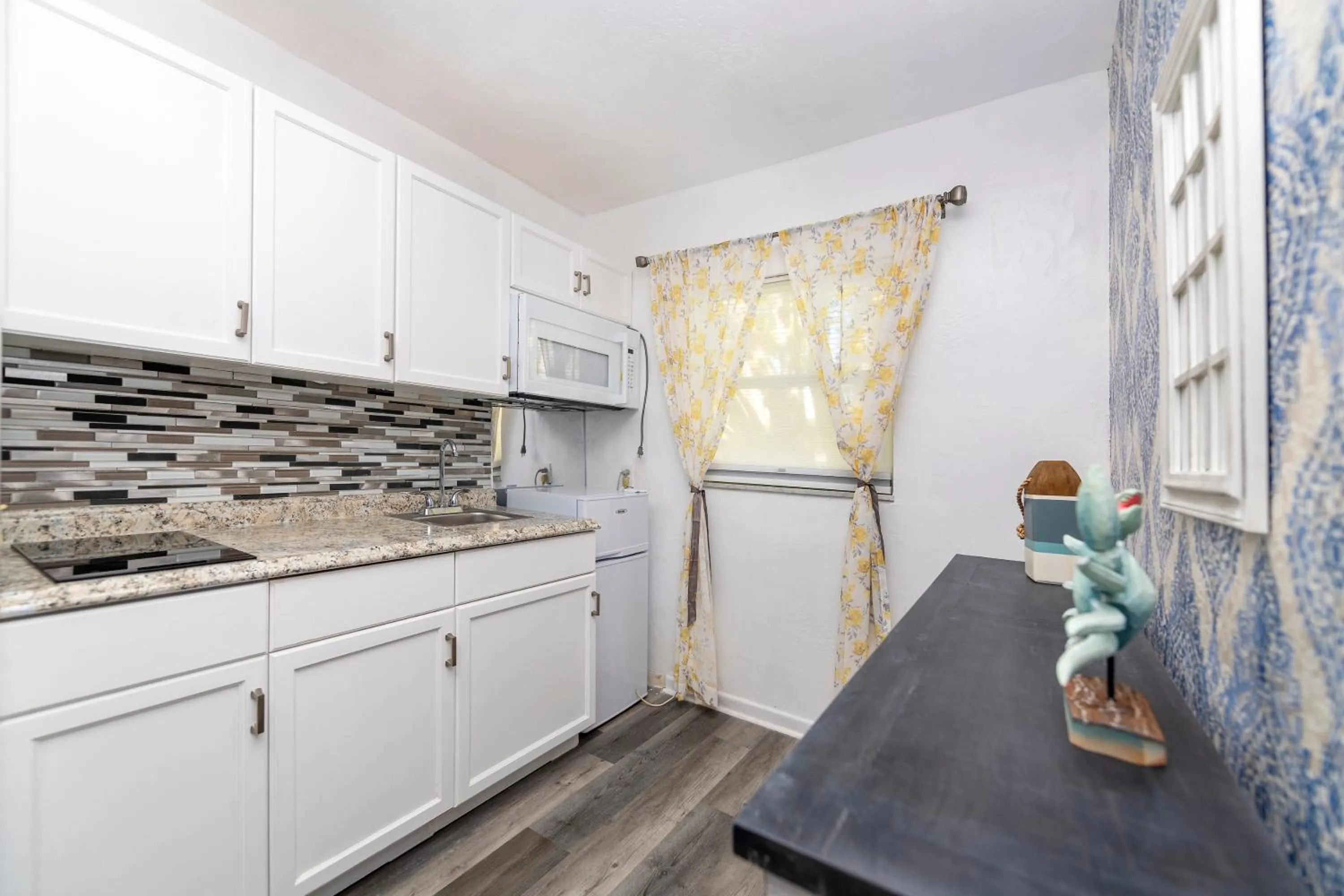 Kitchen or kitchenette in Sofi Beach Apartments