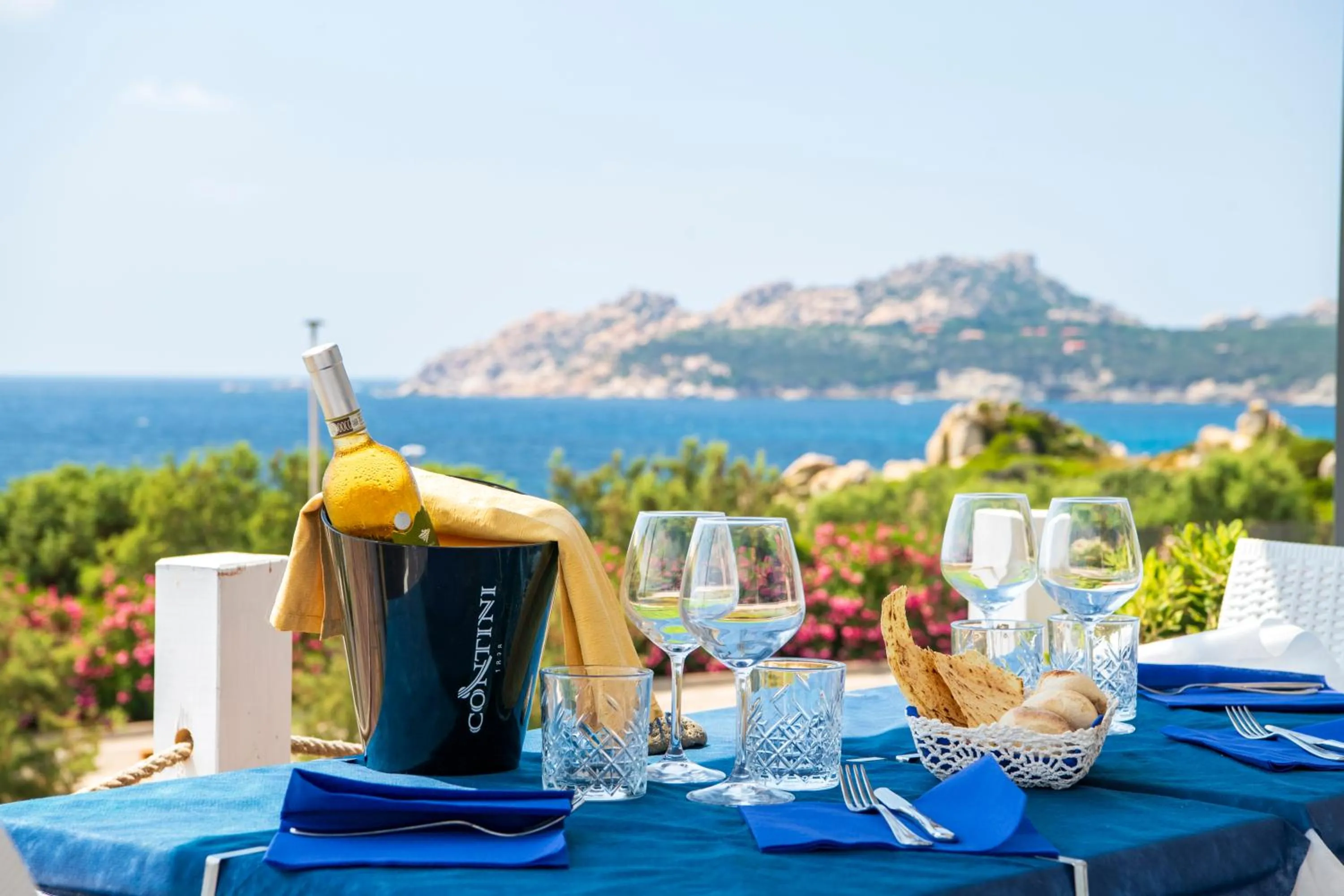 Restaurant/places to eat in Residence Baia Santa Reparata