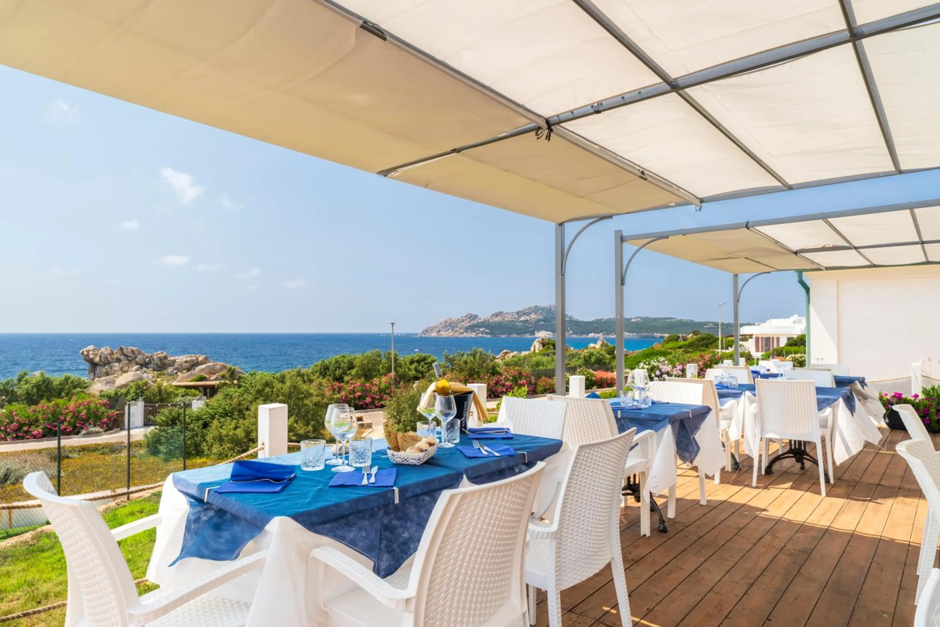 Restaurant/places to eat in Residence Baia Santa Reparata